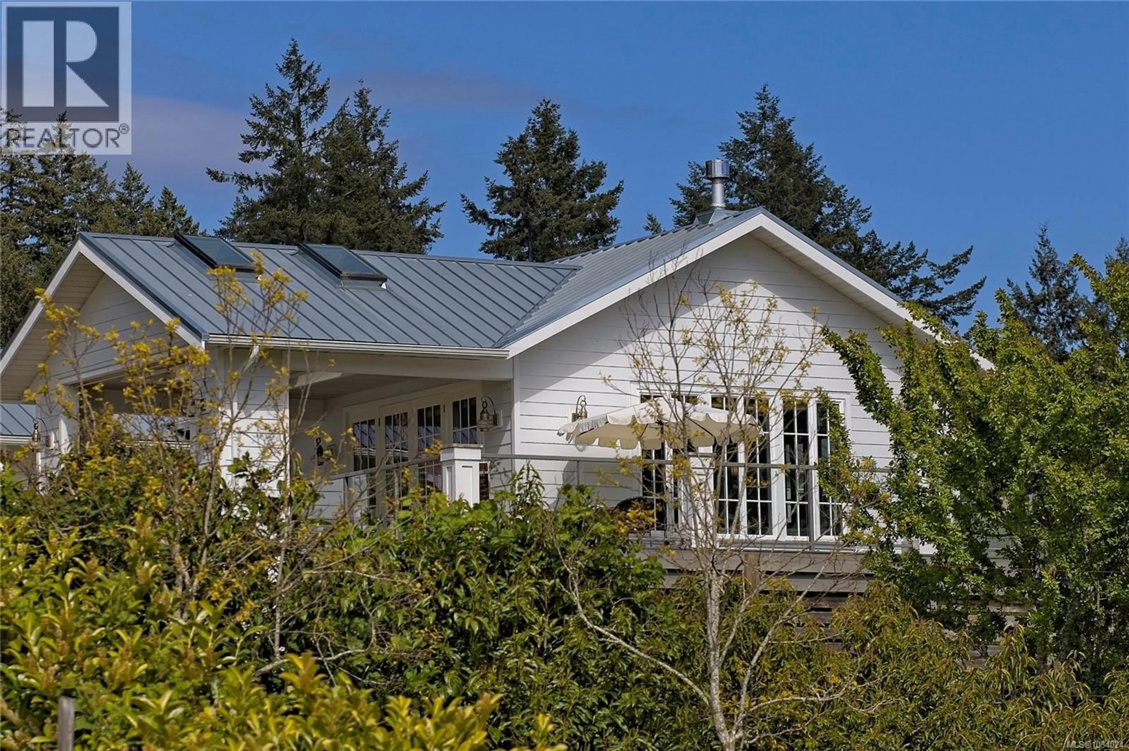 Home with vinyl exterior material, building for 146 TANTRAMAR DRIVE, Salt Spring British Columbia V8K1L1
