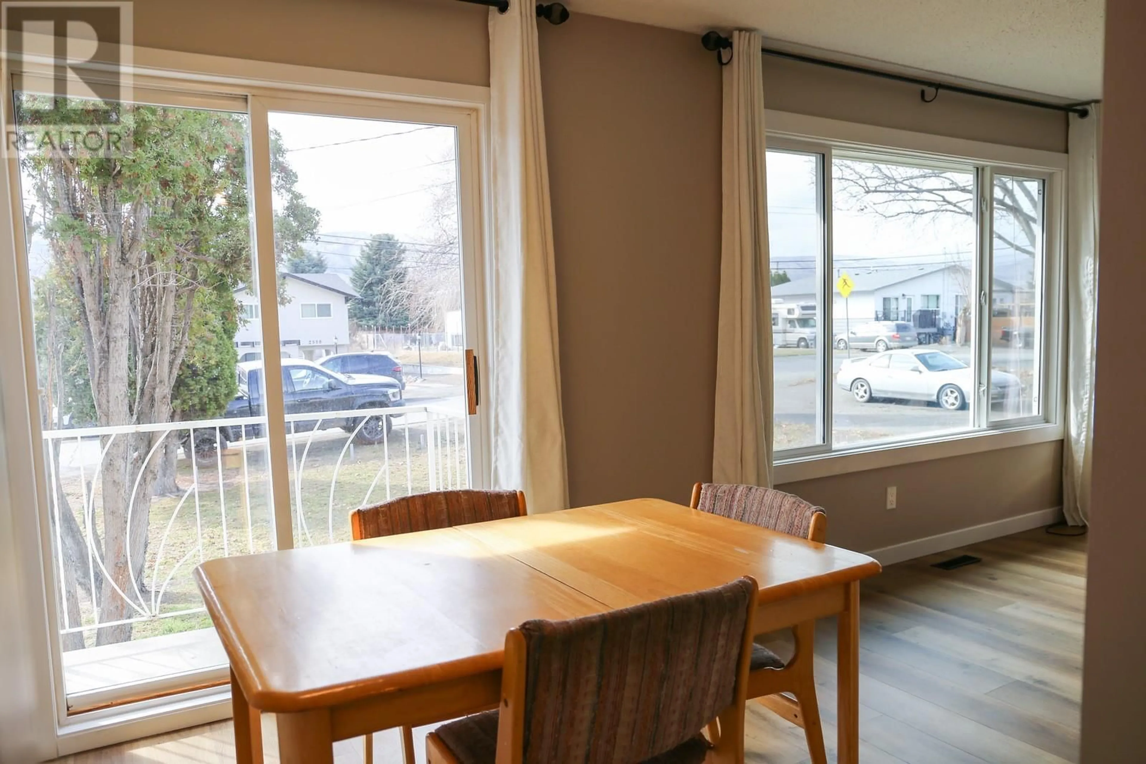 Dining room, wood/laminate floor for 2336 BOSSERT AVENUE, Kamloops British Columbia V2B4V7