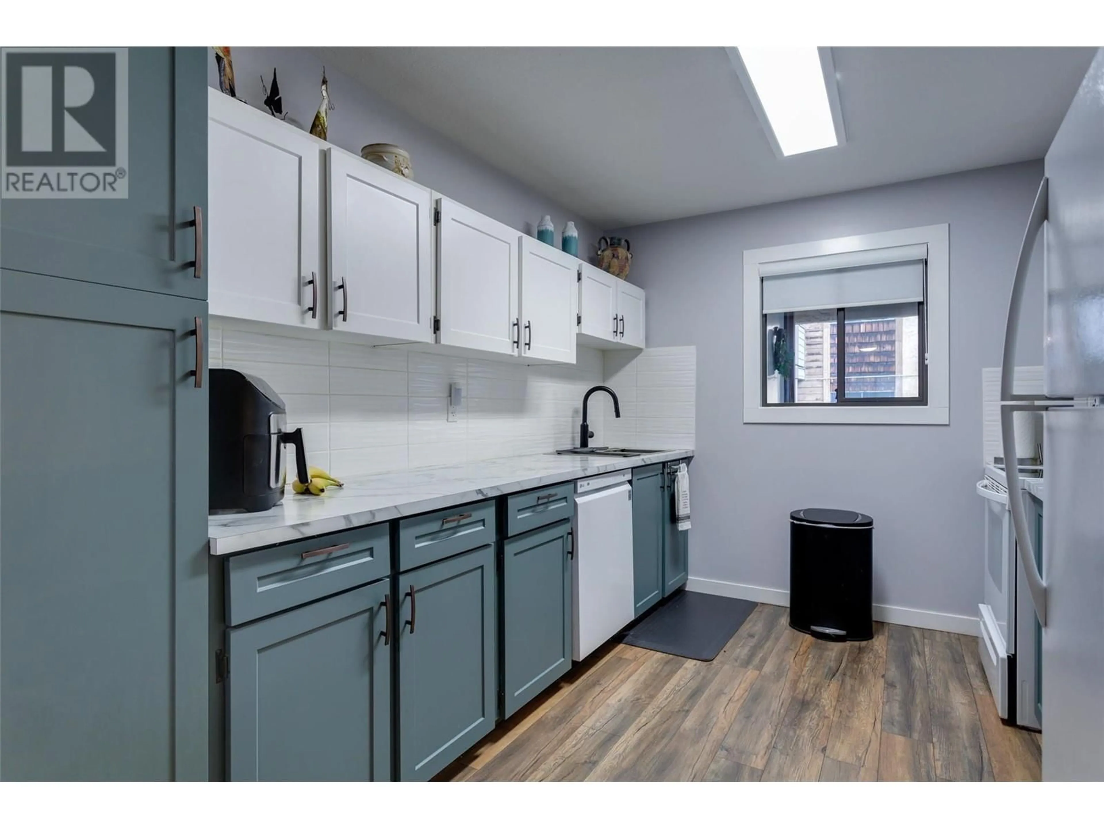 Standard kitchen, unknown for 103 - 1903 LINDAHL STREET, Kelowna British Columbia V1Y3Z6