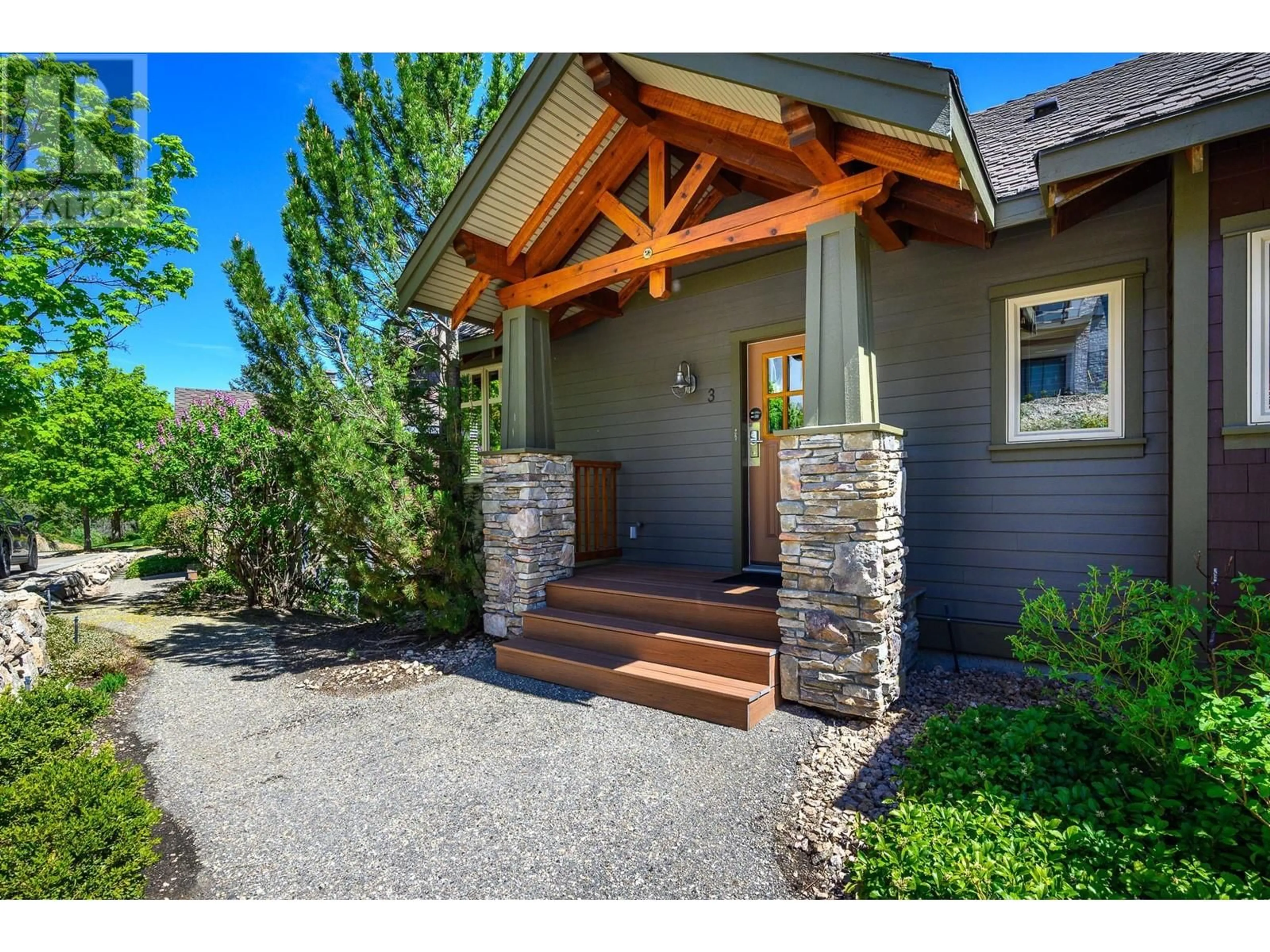 Indoor entryway for 3 - 272 CHICOPEE ROAD, Vernon British Columbia V1H1V7