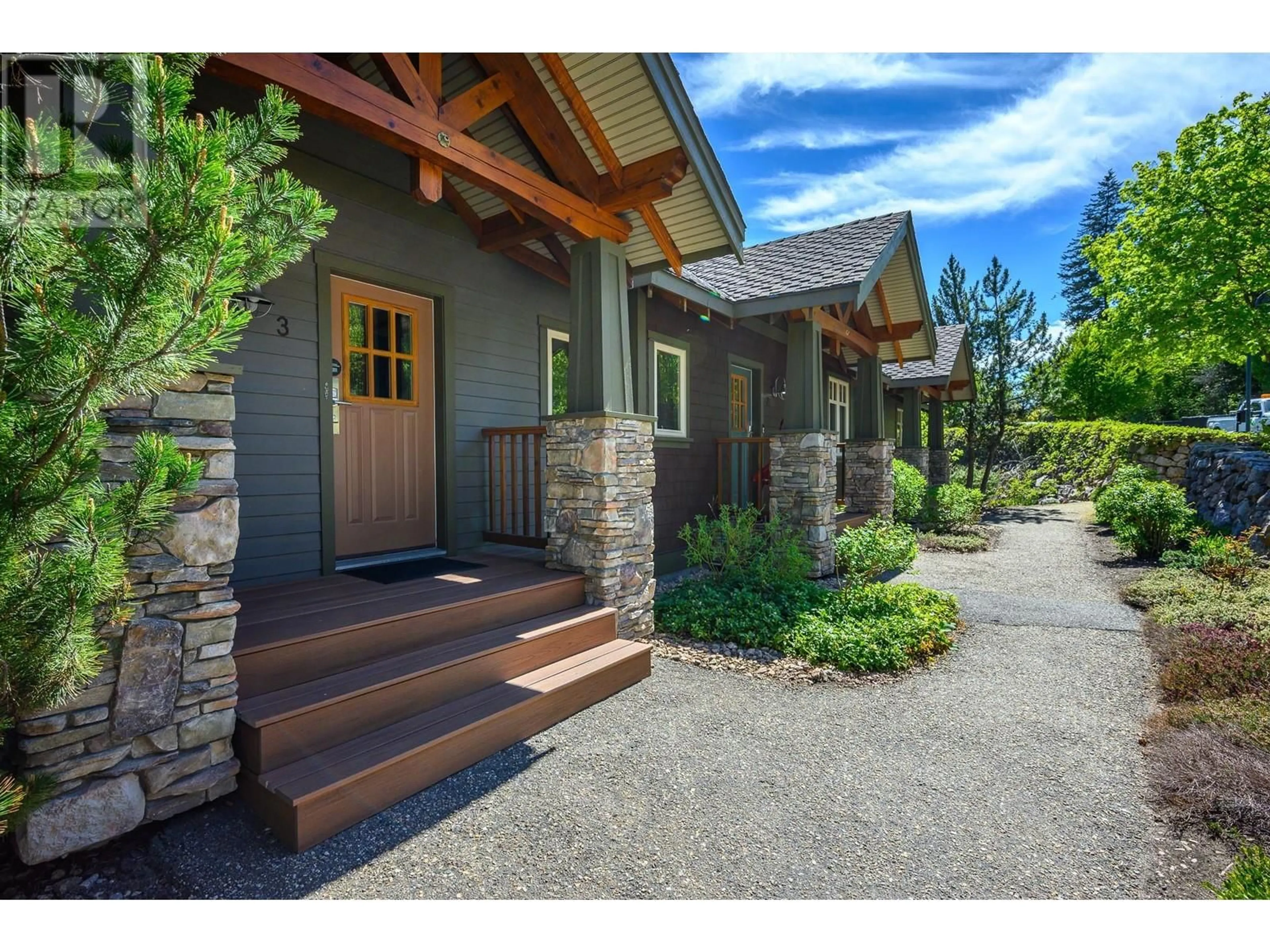 Indoor entryway for 3 - 272 CHICOPEE ROAD, Vernon British Columbia V1H1V7