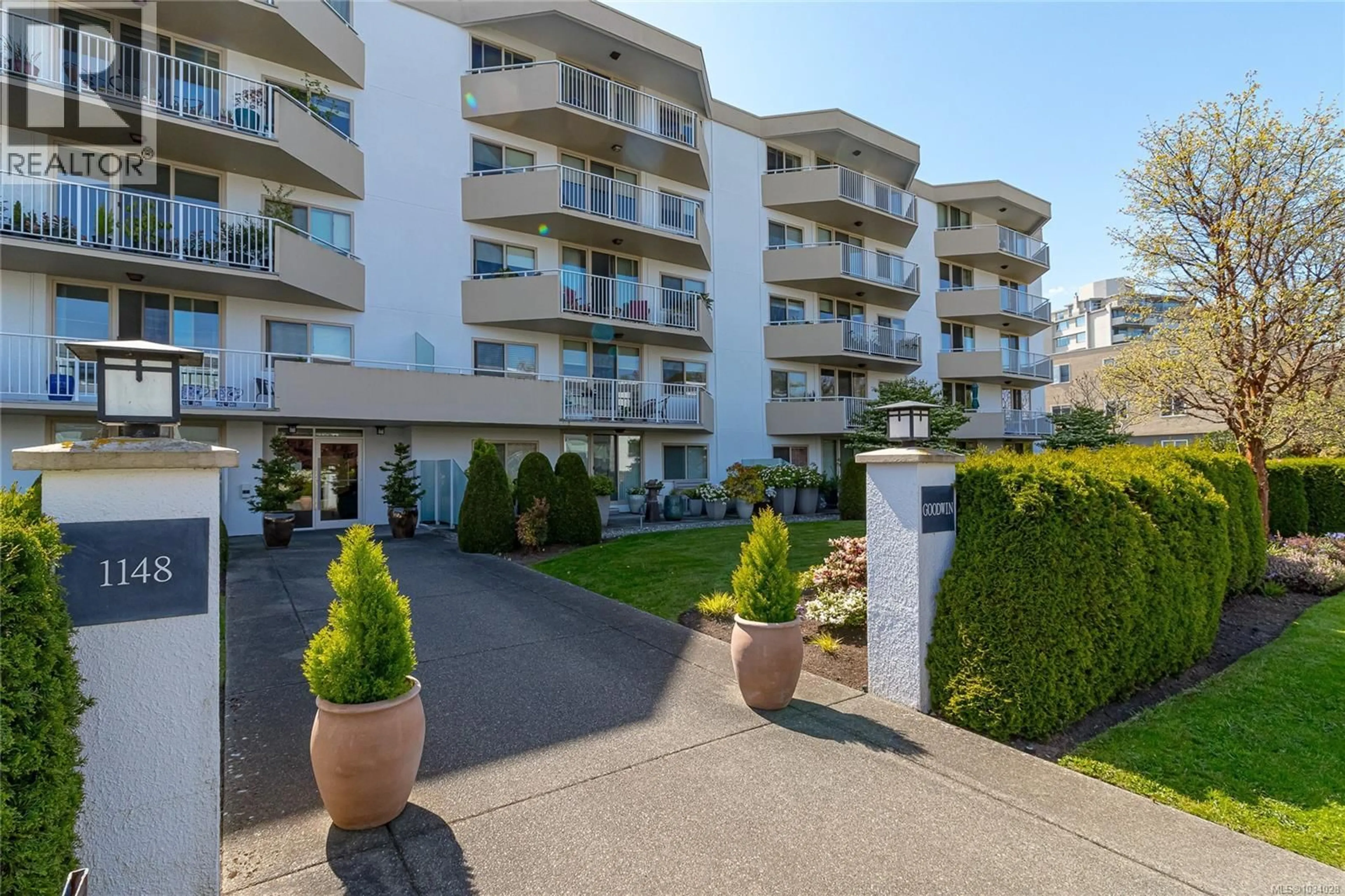 Patio, street for 507 - 1148 GOODWIN STREET, Oak Bay British Columbia V8S5H2