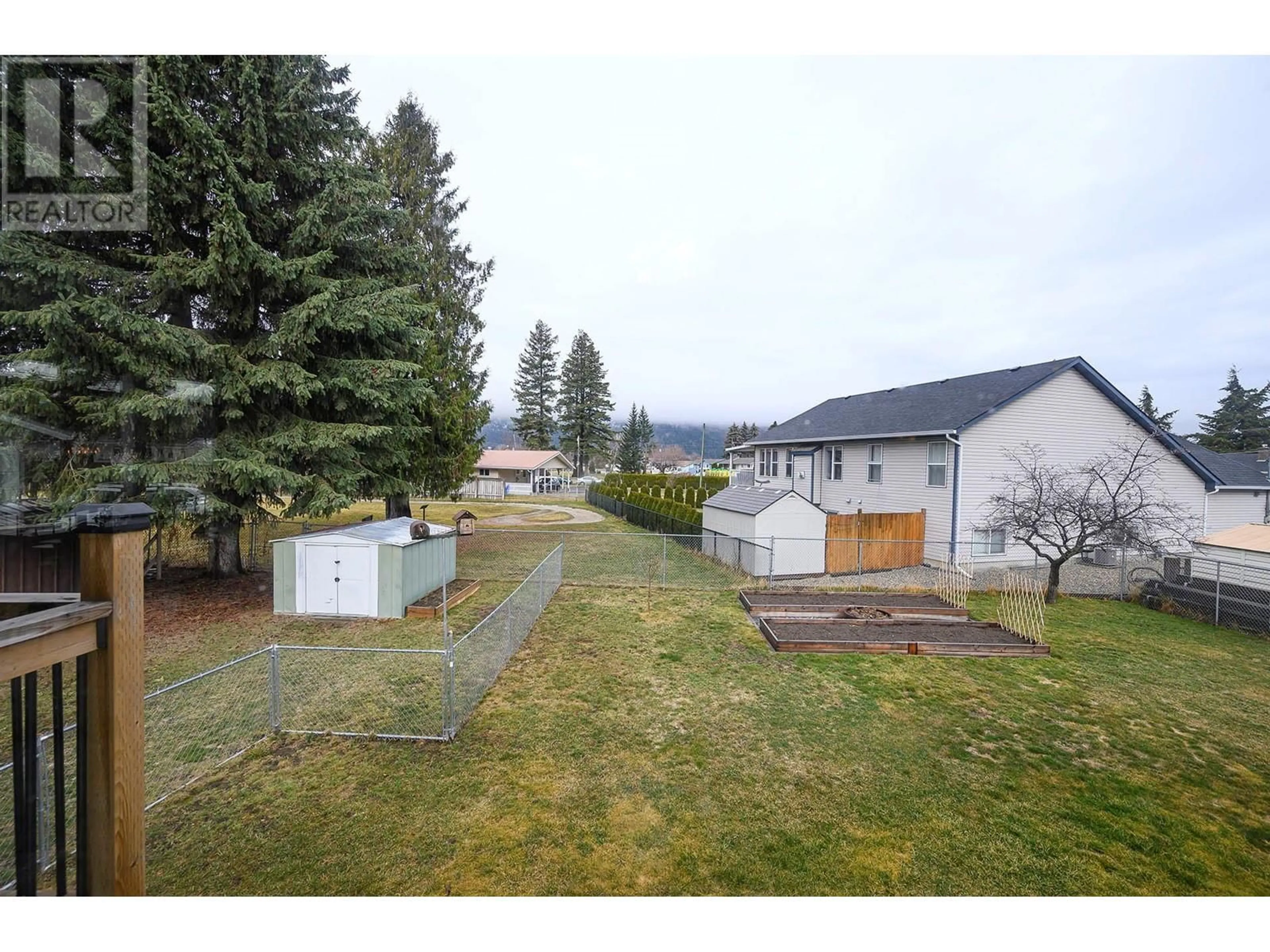 A pic from outside/outdoor area/front of a property/back of a property/a pic from drone, unknown for 1018 SECOND AVENUE, Chase British Columbia V0E1M0