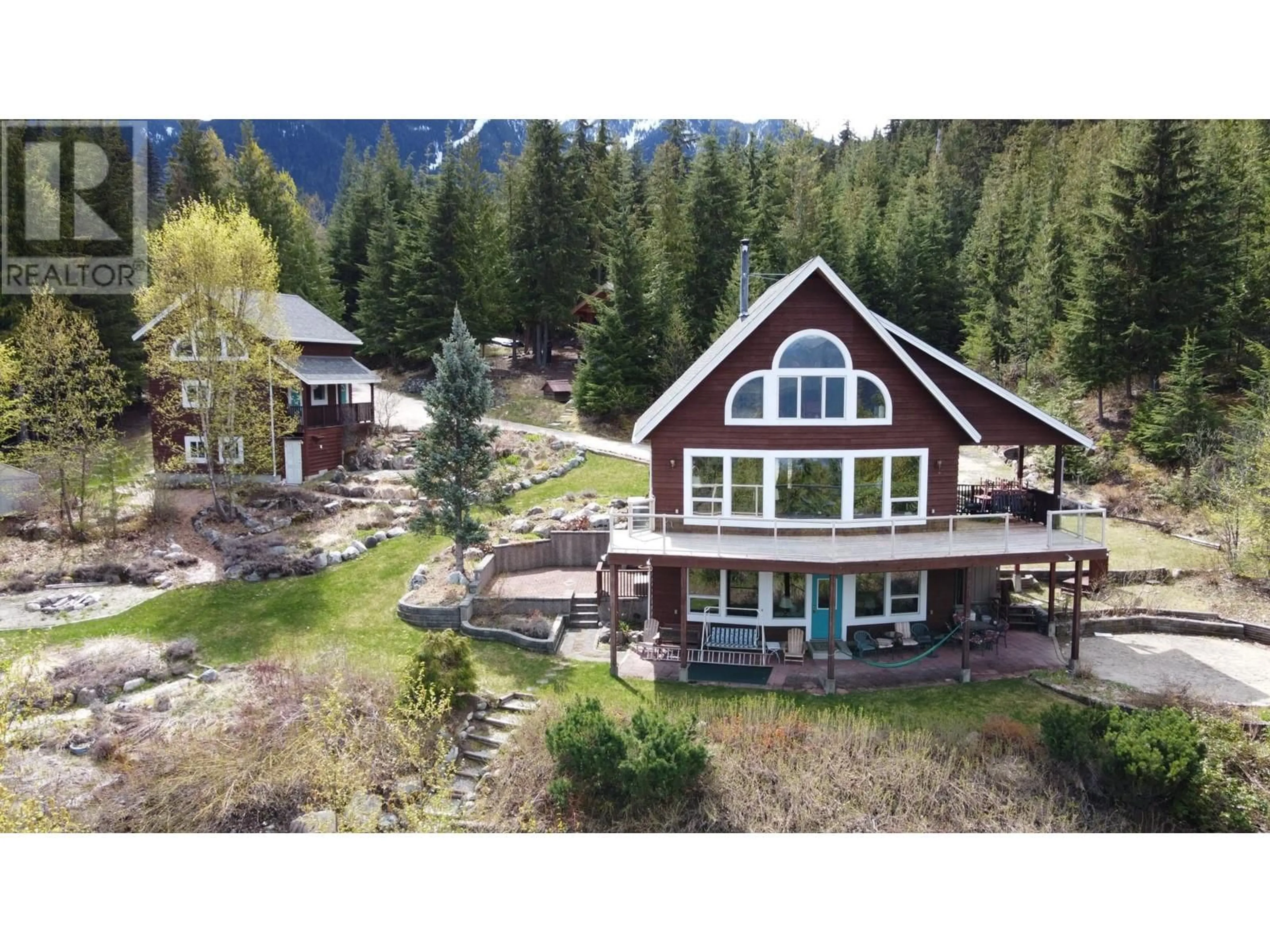 A pic from outside/outdoor area/front of a property/back of a property/a pic from drone, mountain view for 8195 OMA ROAD, Silverton British Columbia V0G1S0