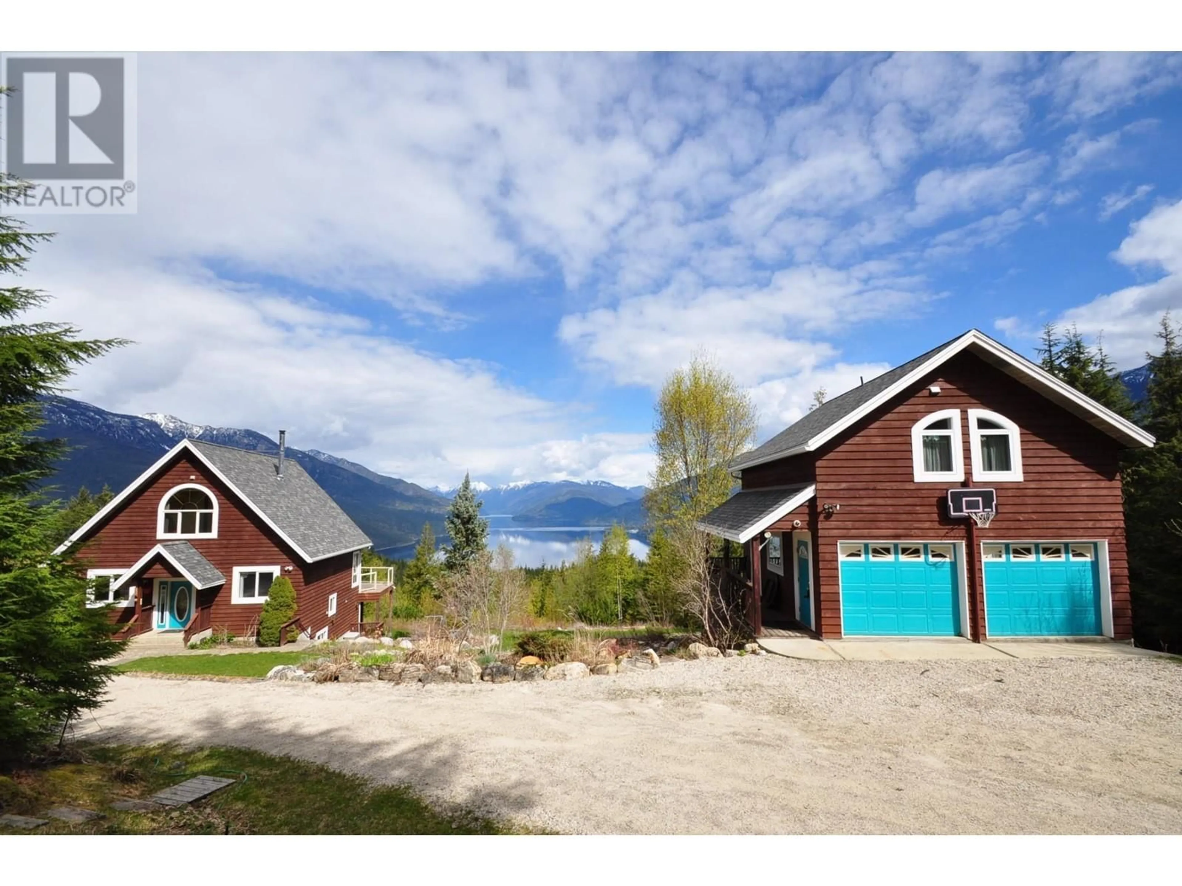 A pic from outside/outdoor area/front of a property/back of a property/a pic from drone, mountain view for 8195 OMA ROAD, Silverton British Columbia V0G1S0