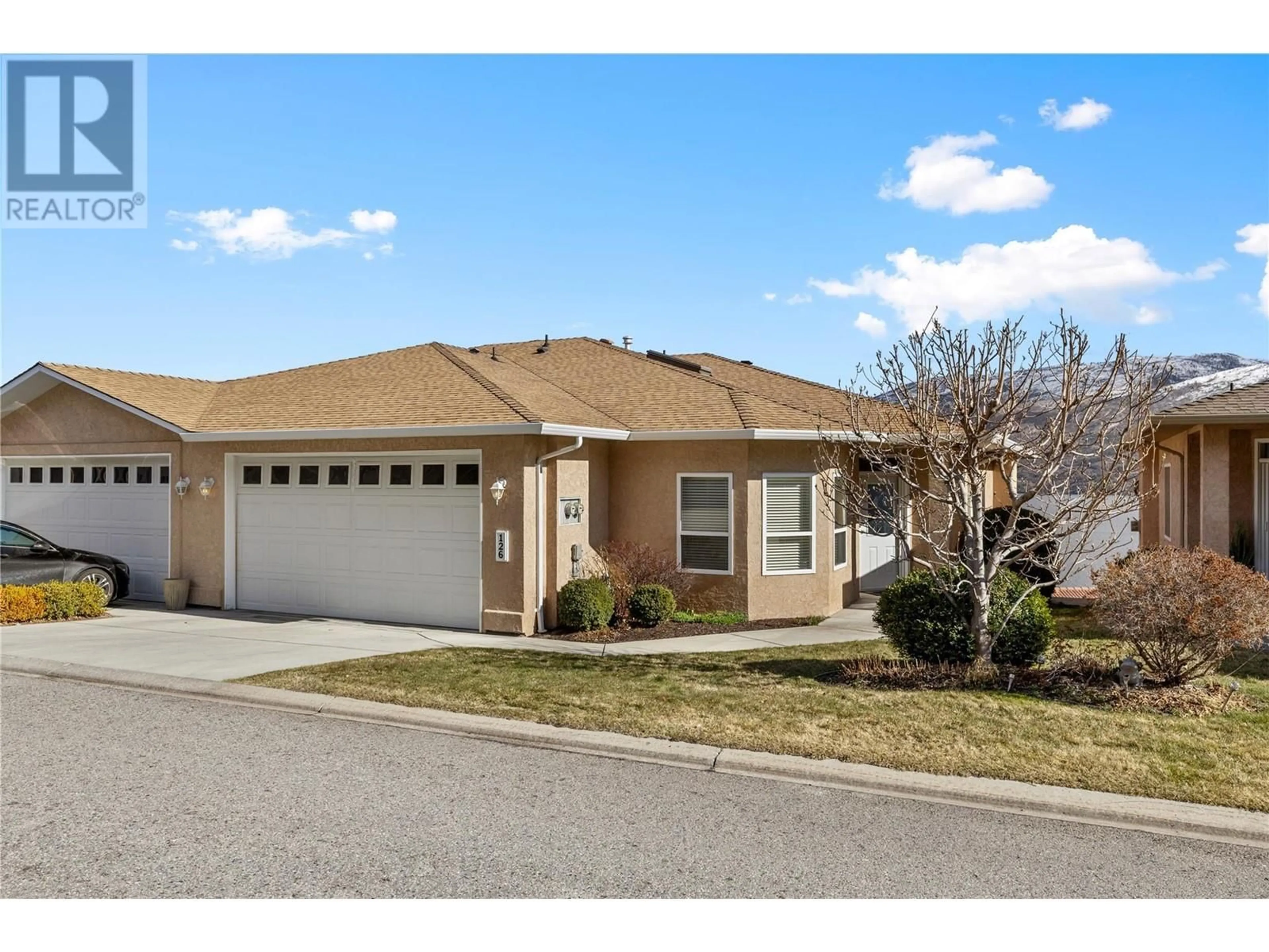 Home with vinyl exterior material, street for 126 - 5300 HUSTON ROAD, Peachland British Columbia V0H1X2