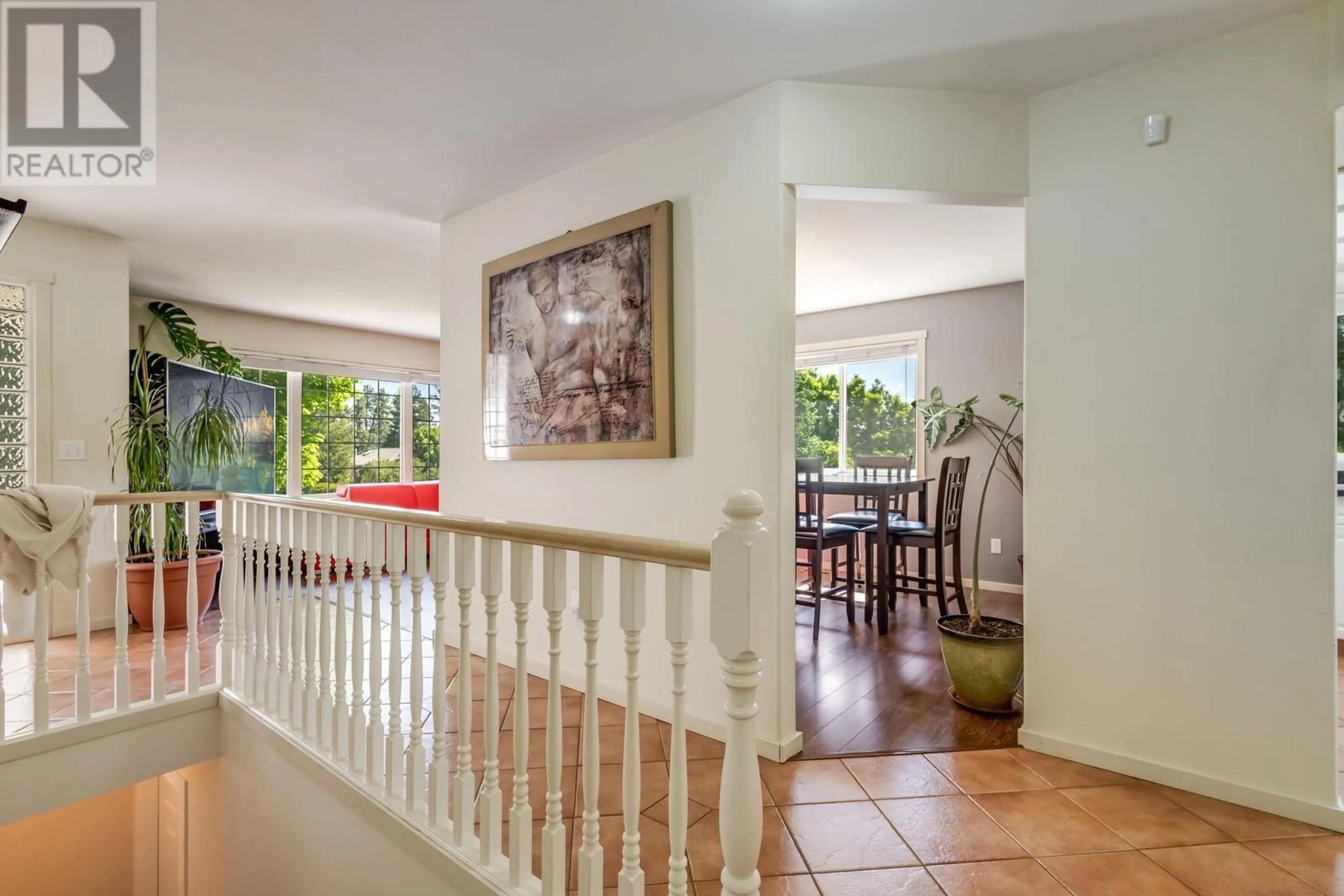 Indoor foyer for 2367 SHANNON WOODS DRIVE, West Kelowna British Columbia V4T2L9