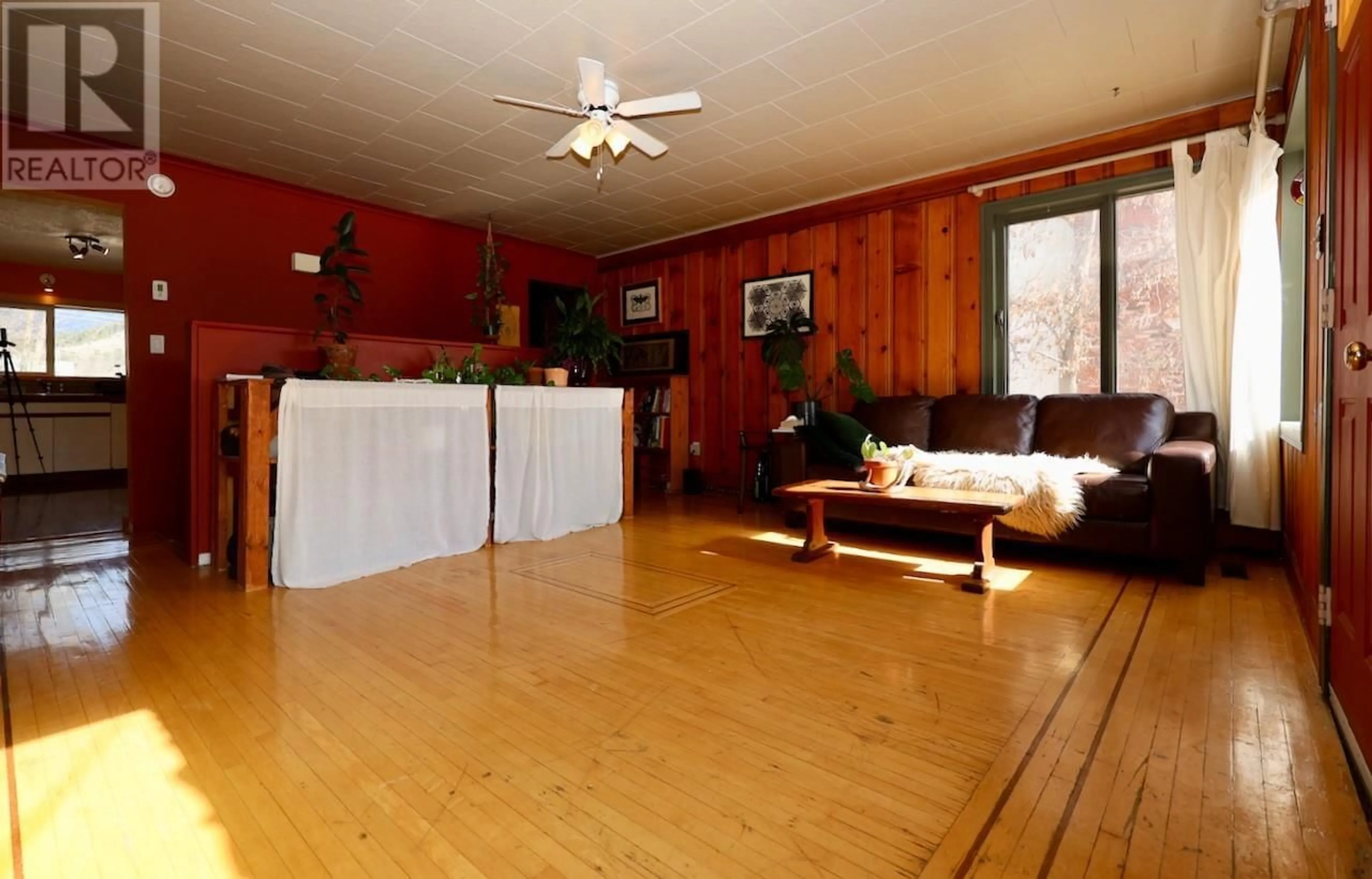 A pic of a room for 919 10TH STREET, Golden British Columbia V0A1H0