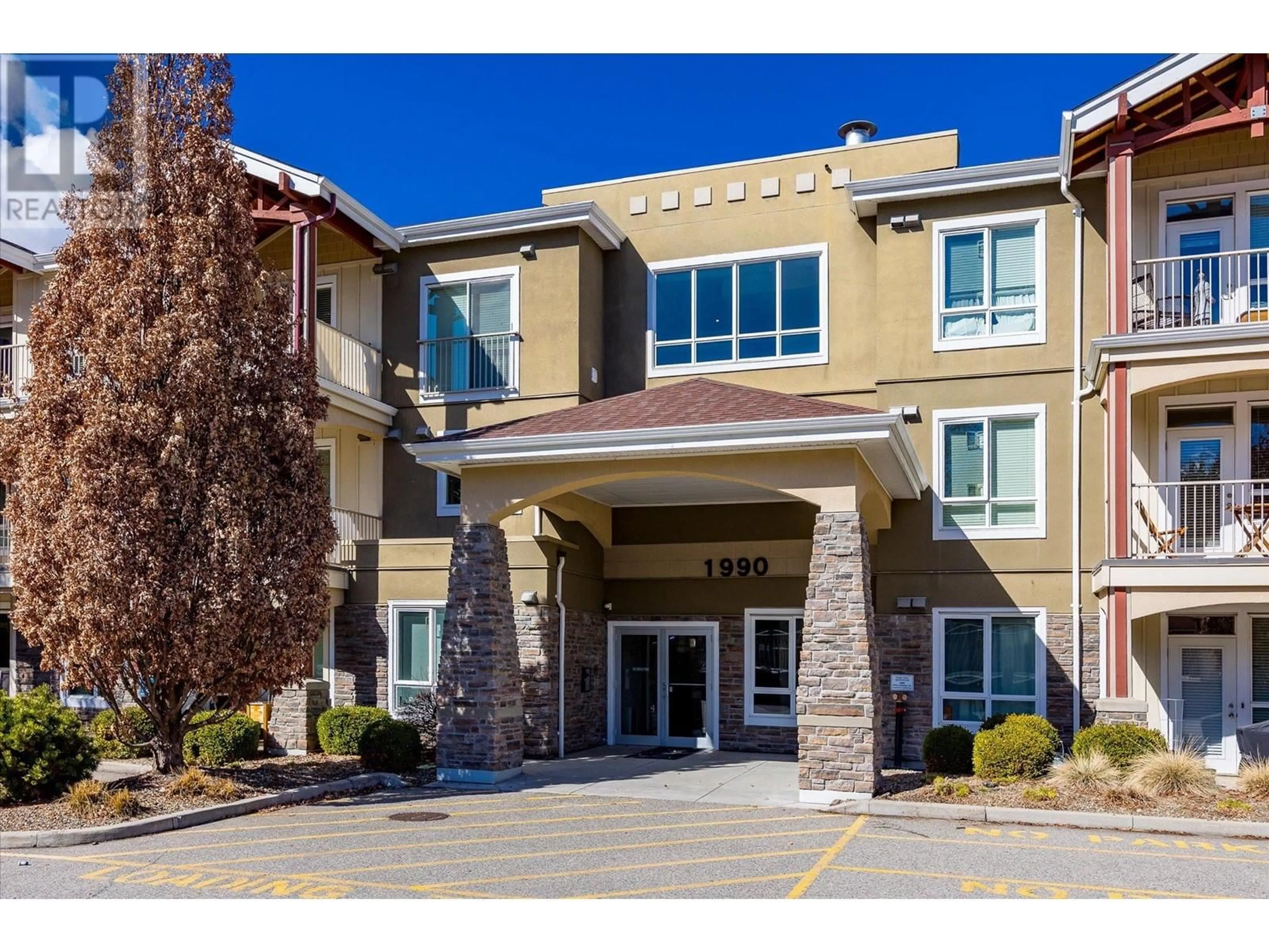 Indoor foyer for 3308 - 1990 UPPER SUNDANCE DRIVE, West Kelowna British Columbia V4T3E7