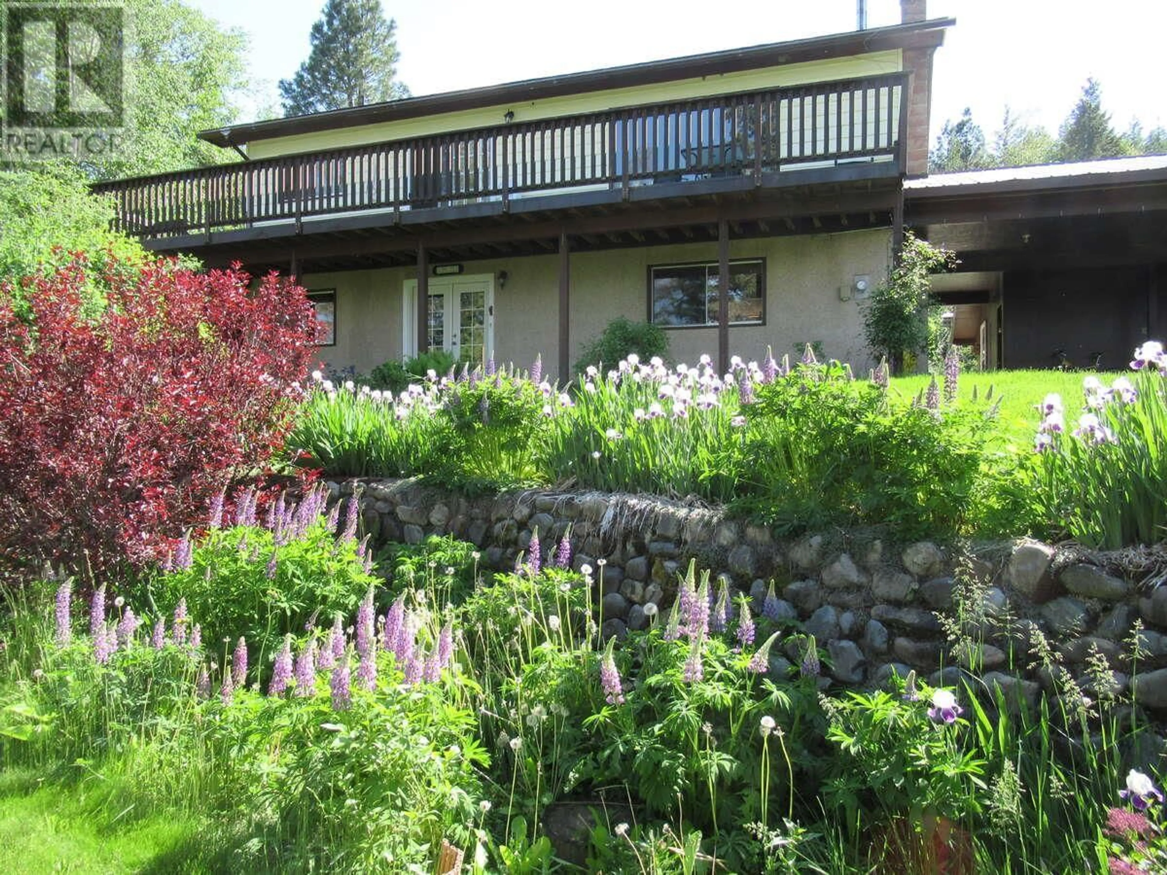Patio, street for 1973 CORN CREEK ROAD, Creston British Columbia V0B1G7