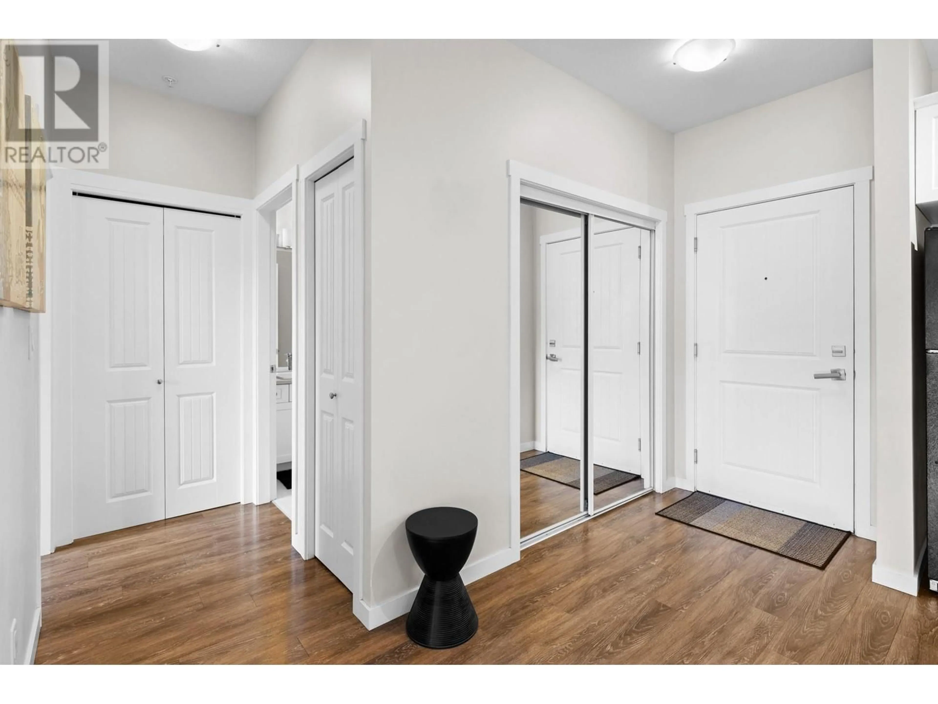 Indoor entryway for 3733 Casorso Road Unit# 315, Kelowna British Columbia V1W5E3