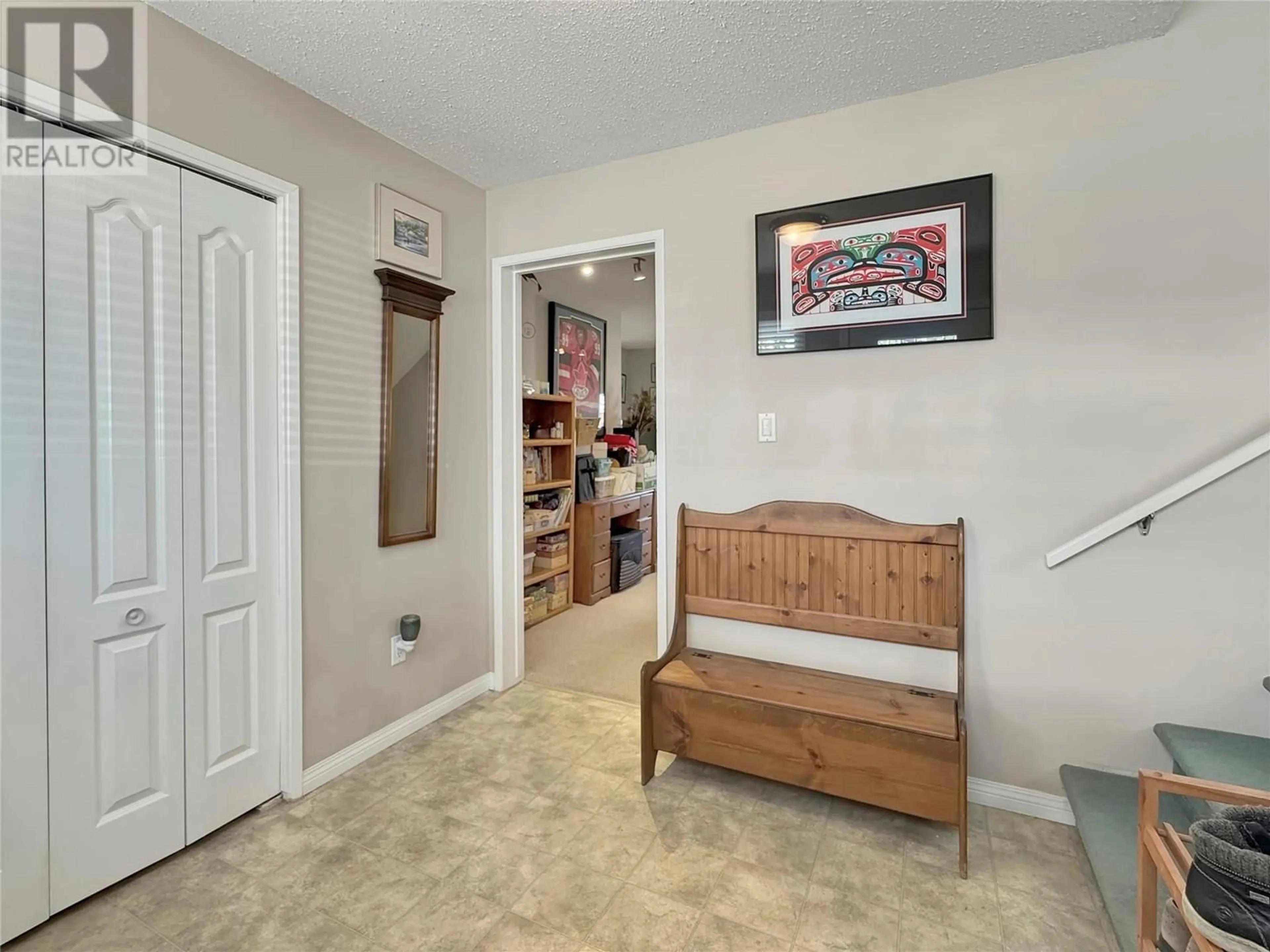 Indoor entryway for 2600 3A STREET SOUTH, Cranbrook British Columbia V1C5B1