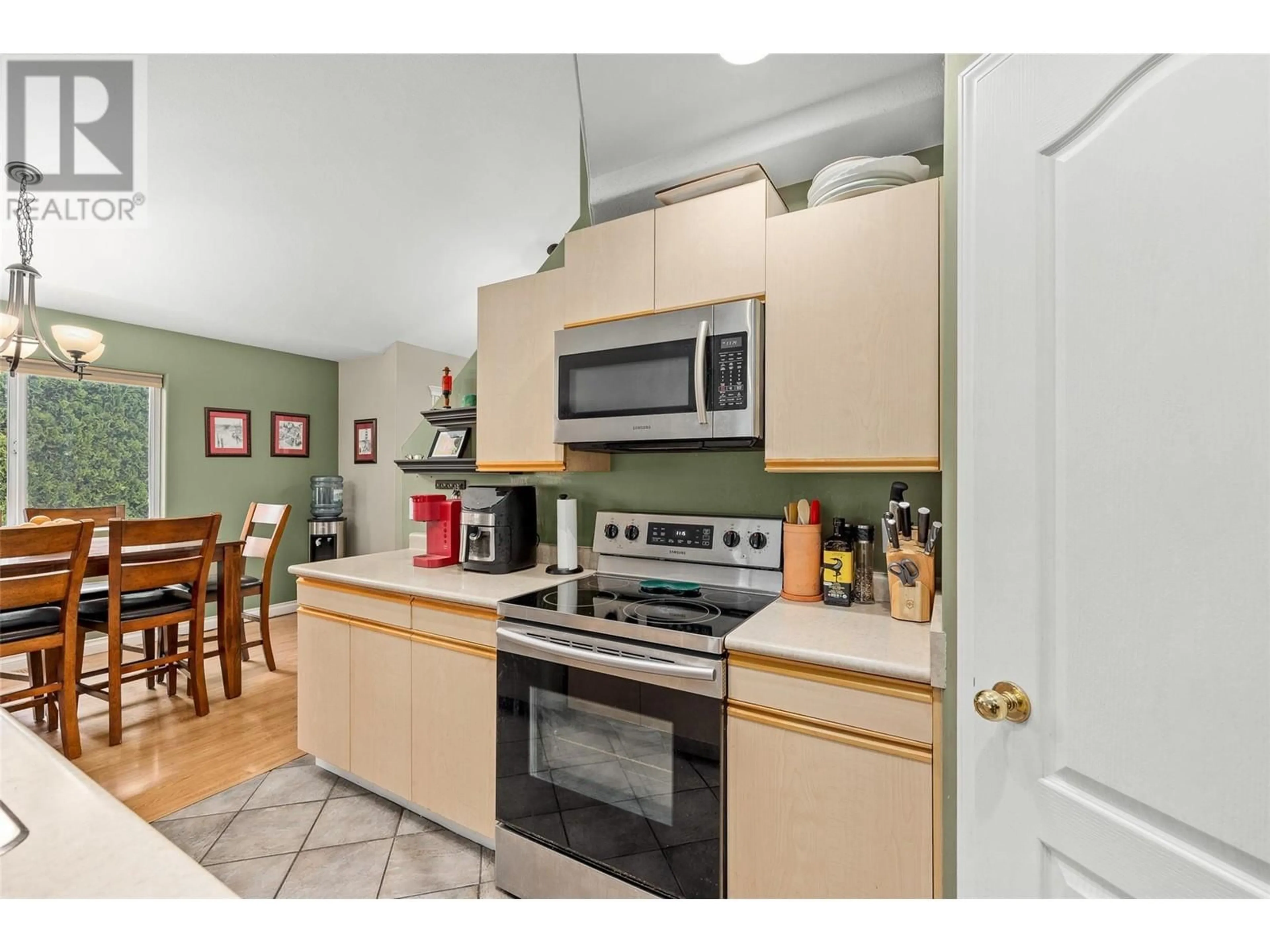 Standard kitchen, unknown for 100 VERNA COURT, Kelowna British Columbia V4T2G3