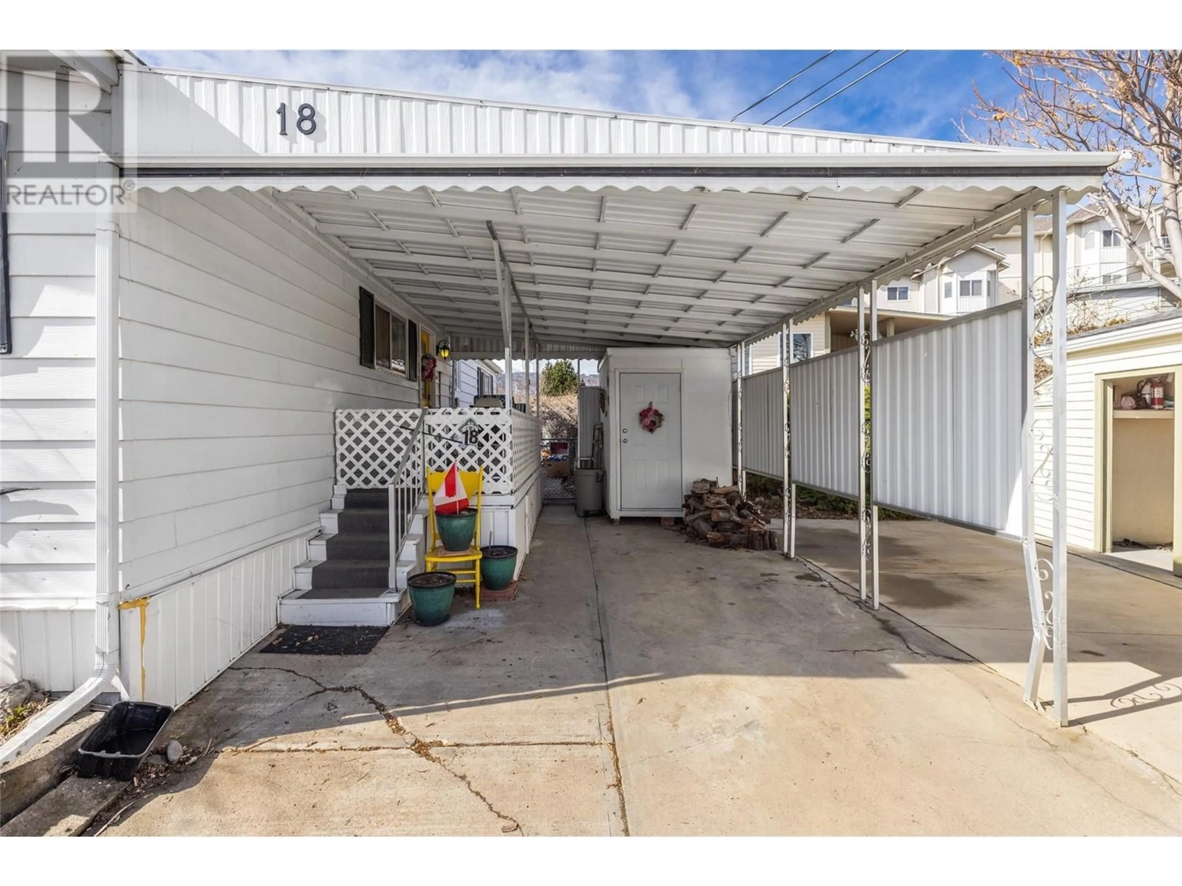 Indoor garage for 18 - 2098 BOUCHERIE ROAD, Westbank British Columbia V4T2A4