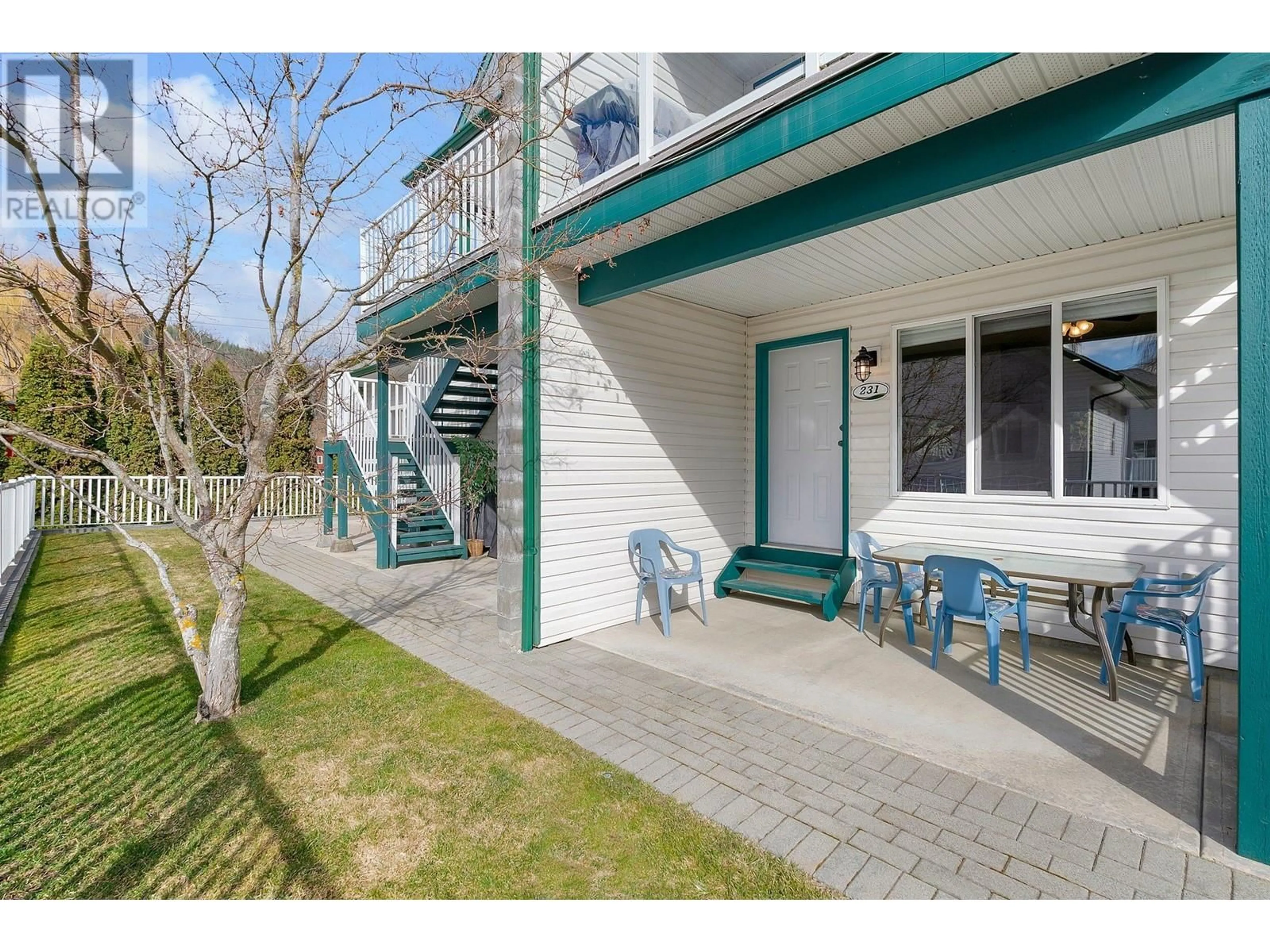 Patio, street for 231 - 213 WHITE PINE CRESCENT, Sicamous British Columbia V0E2V1