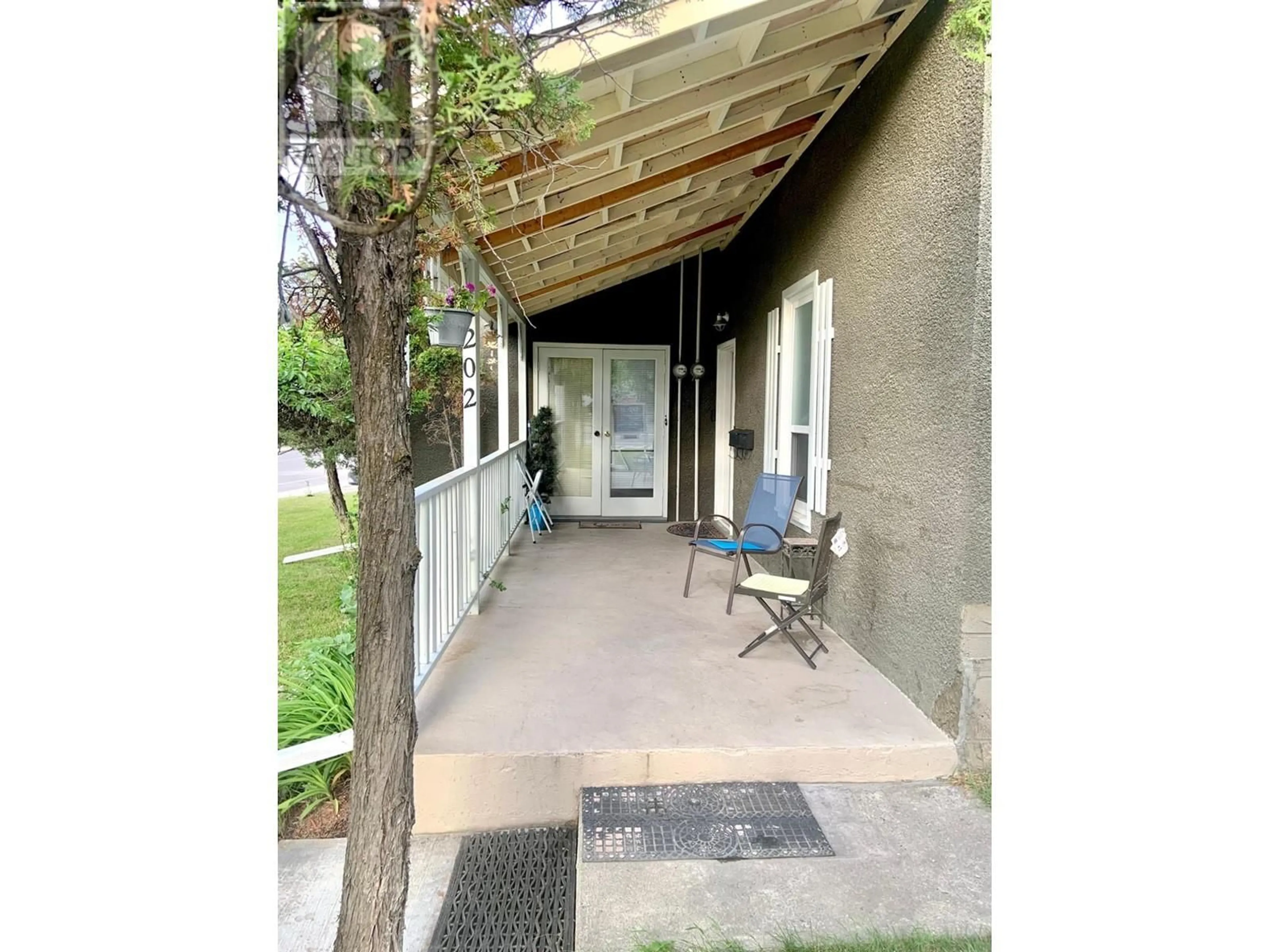 Patio, street for 202 14TH AVENUE SOUTH, Cranbrook British Columbia V1C2X2