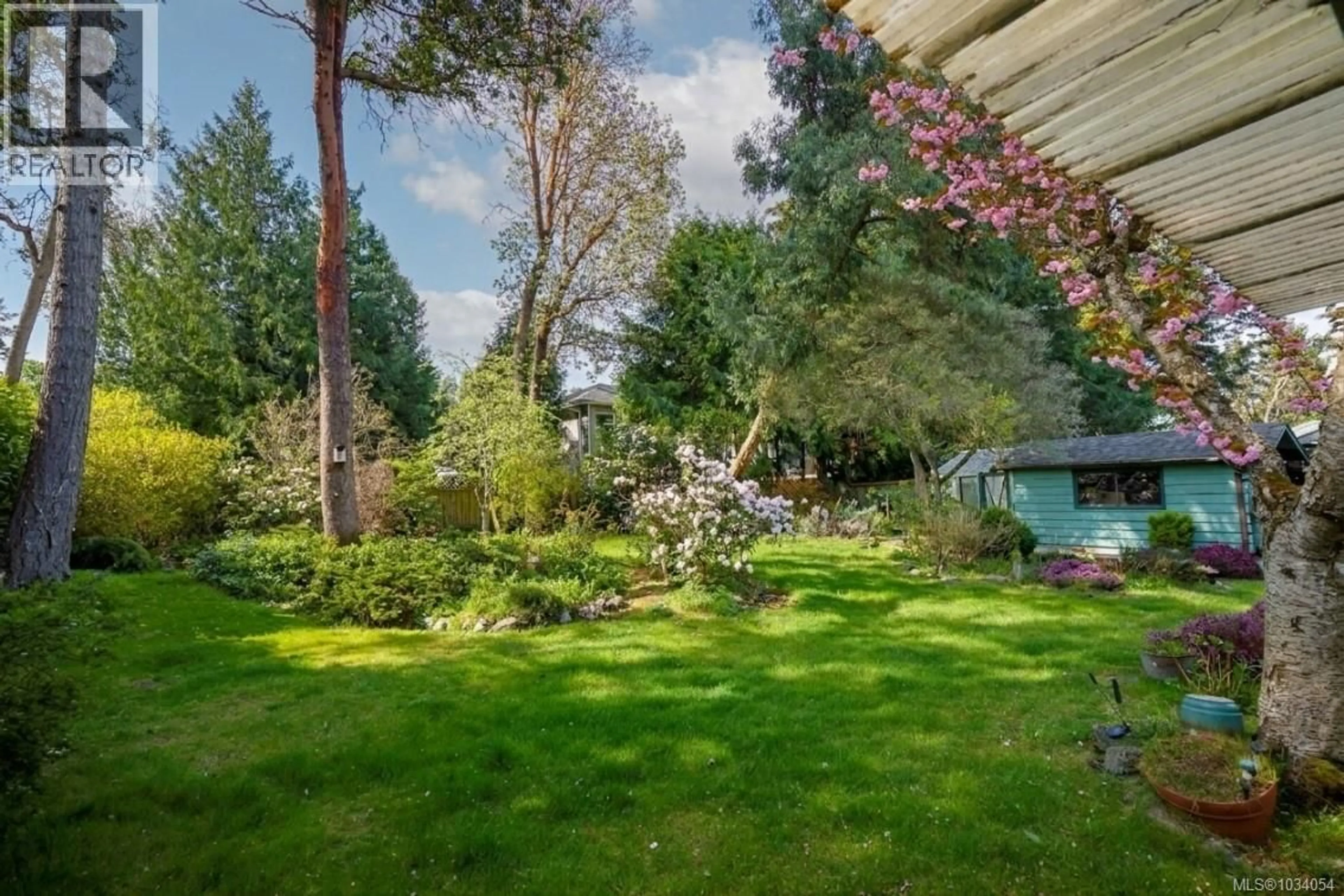 Patio, forest/trees view for 6413 SOUTHAMPTON ROAD, Nanaimo British Columbia V9V1A4