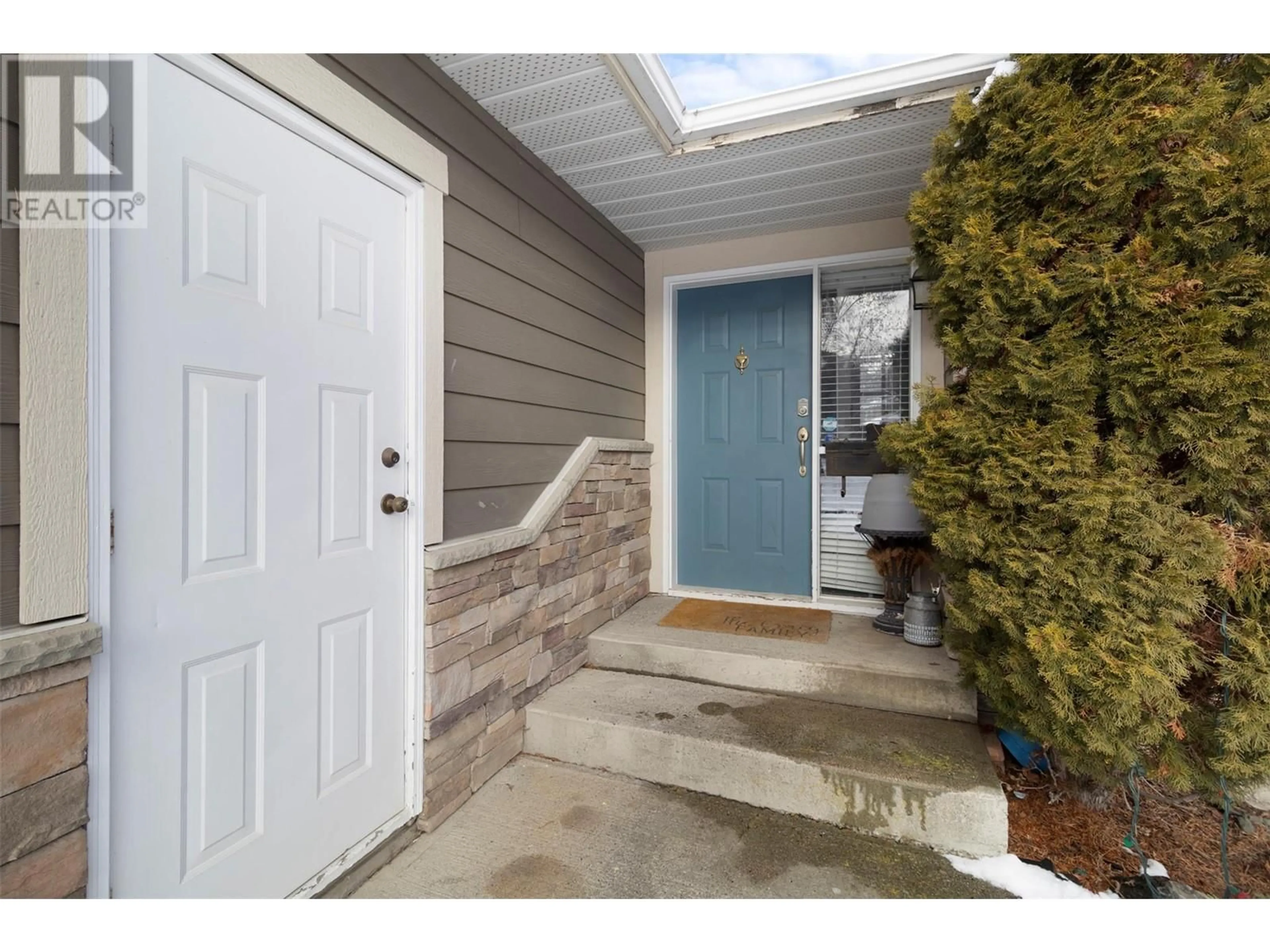 Indoor entryway for 194 CASTLE TOWERS DRIVE, Kamloops British Columbia V2E2C6