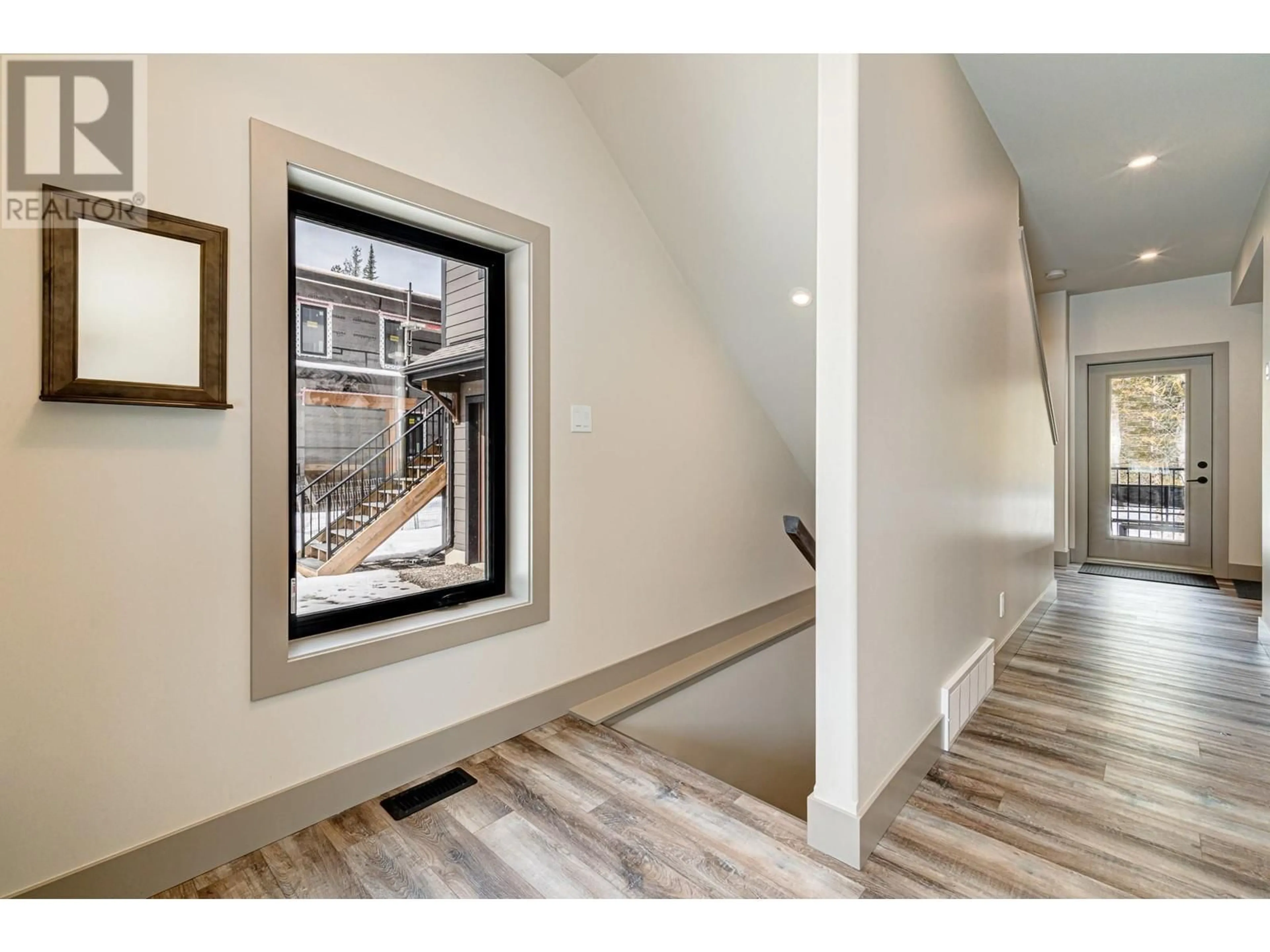 Indoor entryway for 5545 CURRIE BOWL WAY, Fernie British Columbia V0B1M6