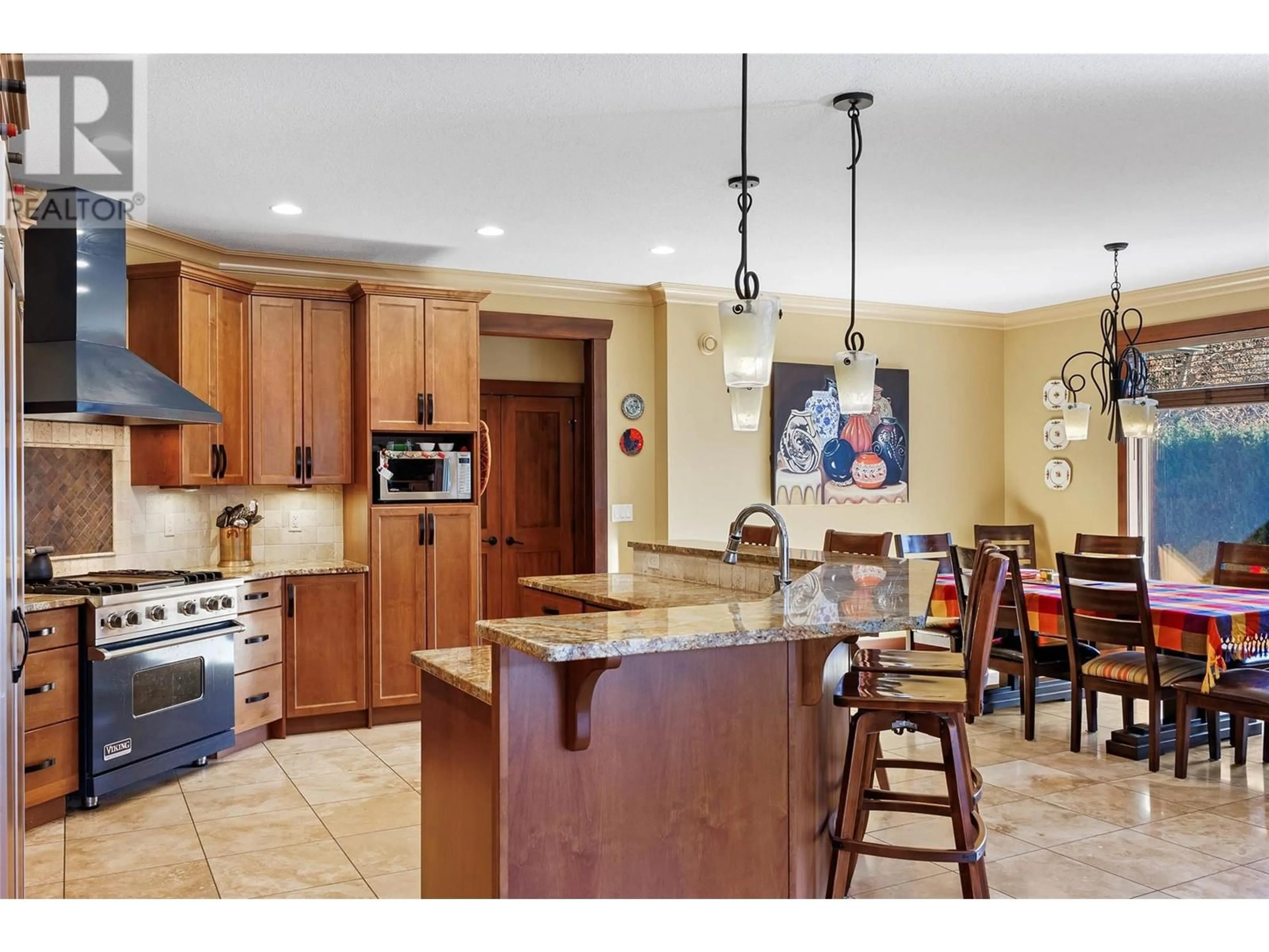 Open concept kitchen, ceramic/tile floor for 153 BEACHVIEW ROAD, Kamloops British Columbia V2H1M5