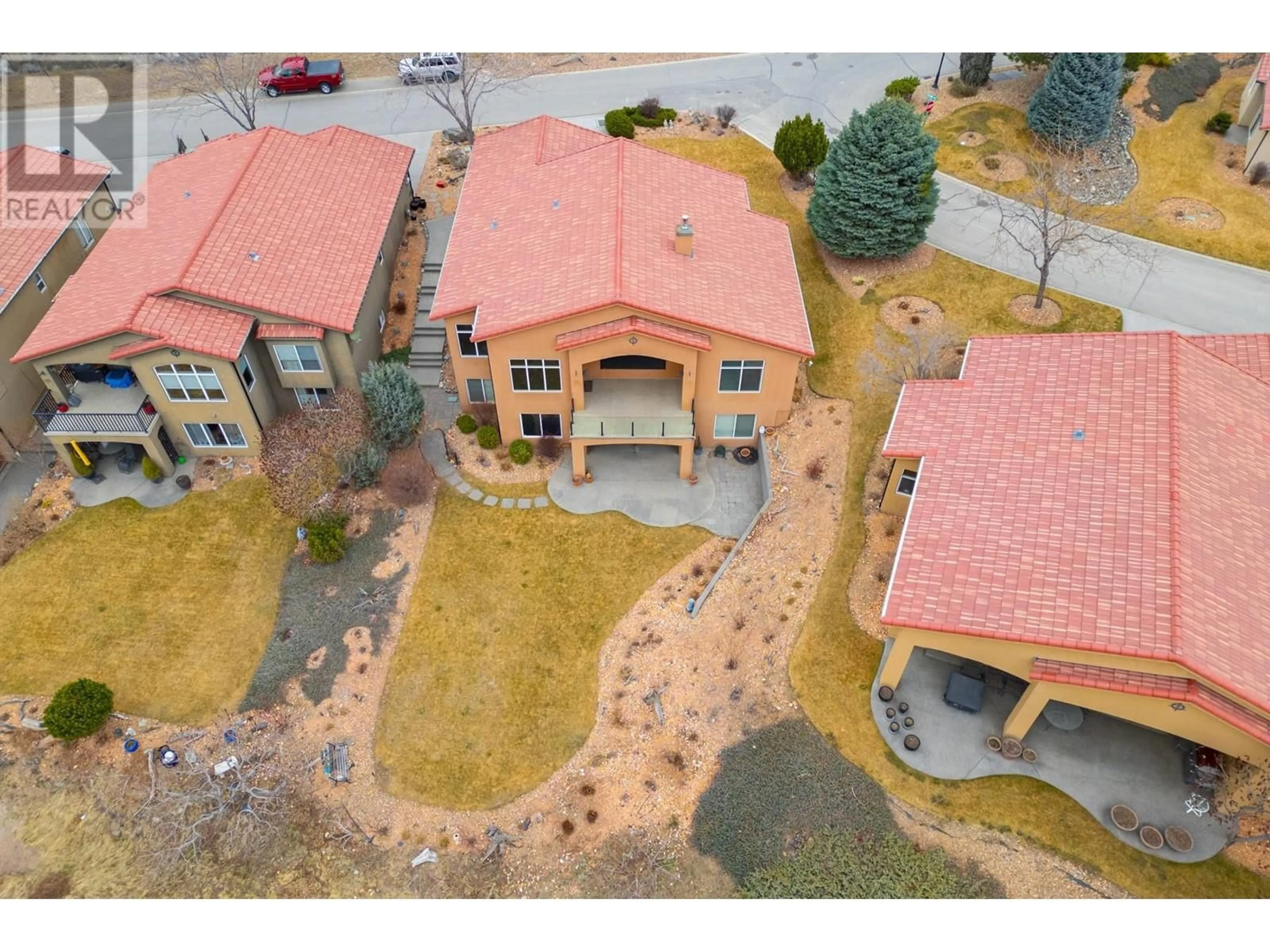 A pic from outside/outdoor area/front of a property/back of a property/a pic from drone, building for 813 ROSEWOOD DRIVE, Kamloops British Columbia V2H1S4