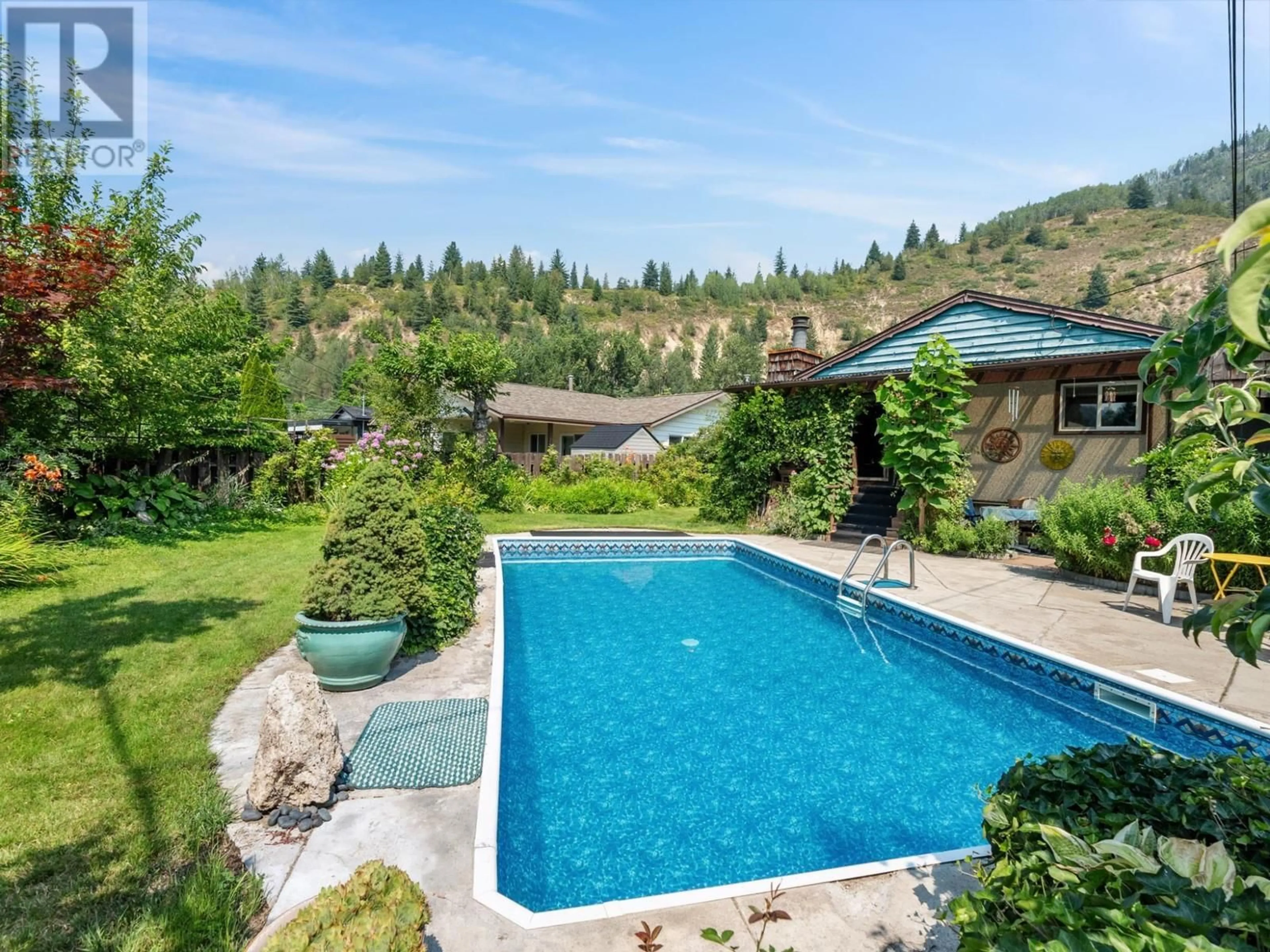 Pool for 1150 MARIANNA CRESCENT, Trail British Columbia V1R1E1