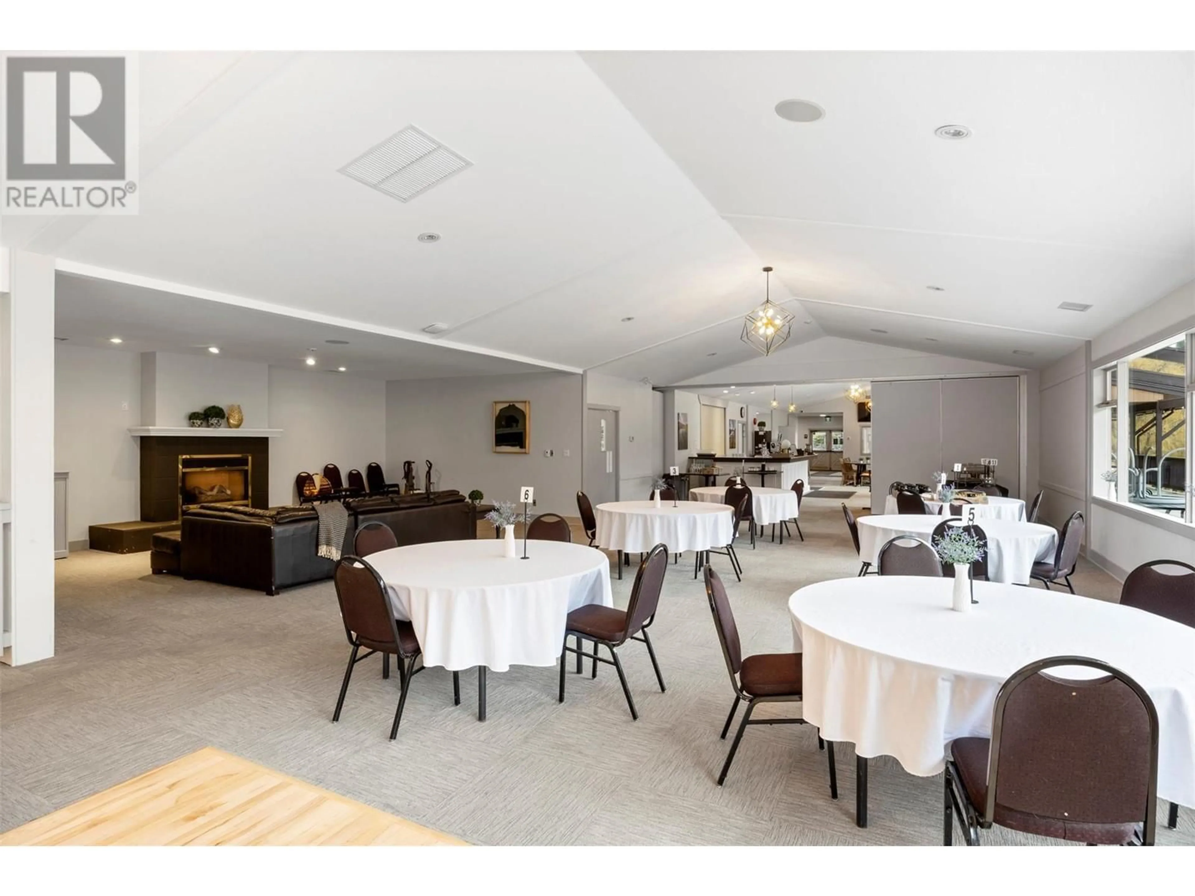 Dining room, ceramic/tile floor for 105 PAR BOULEVARD, Kaleden British Columbia V0H1K0