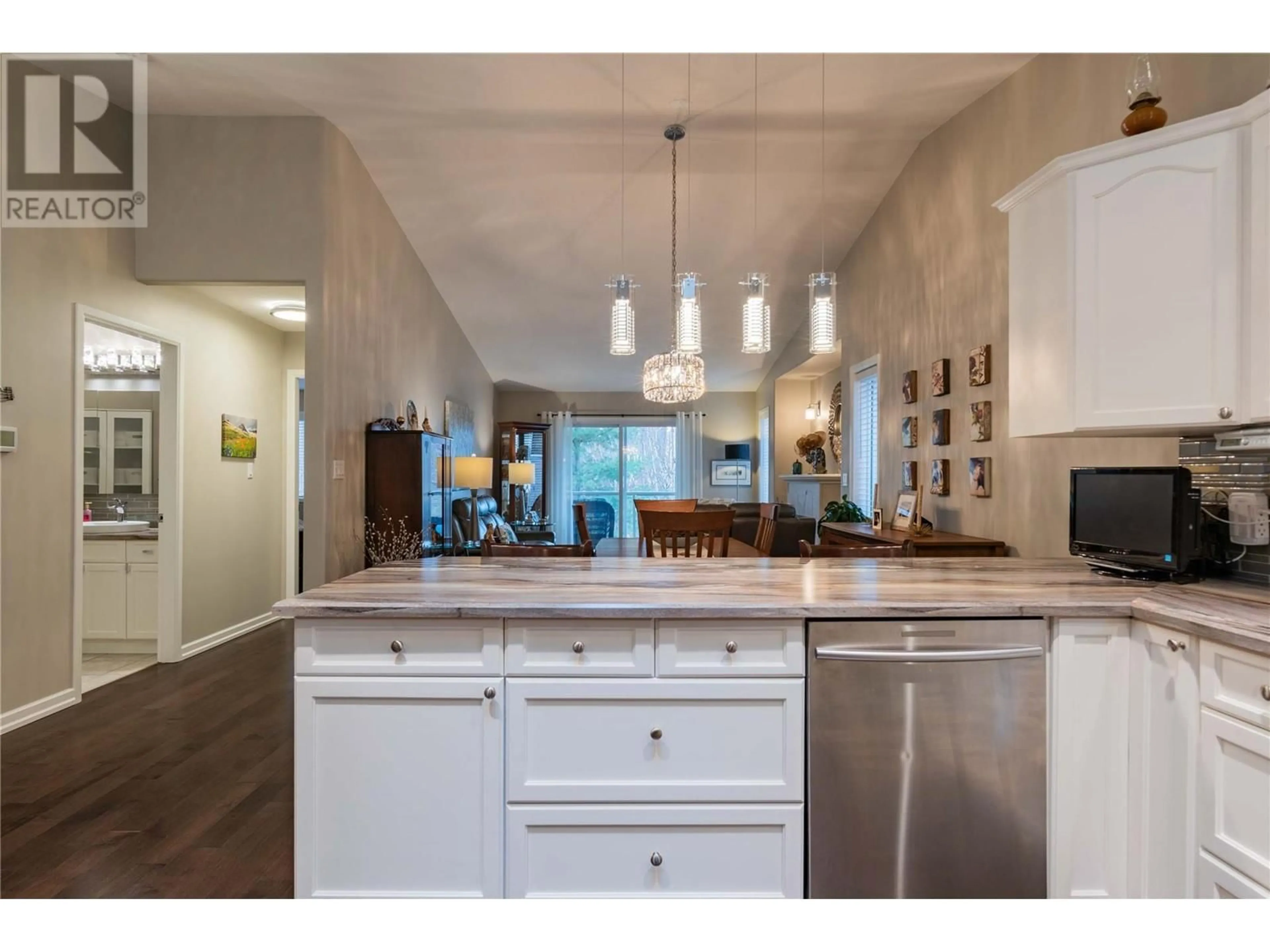 Open concept kitchen, ceramic/tile floor for 8102 BIRCHWOOD DRIVE, Trail British Columbia V1R4Y3