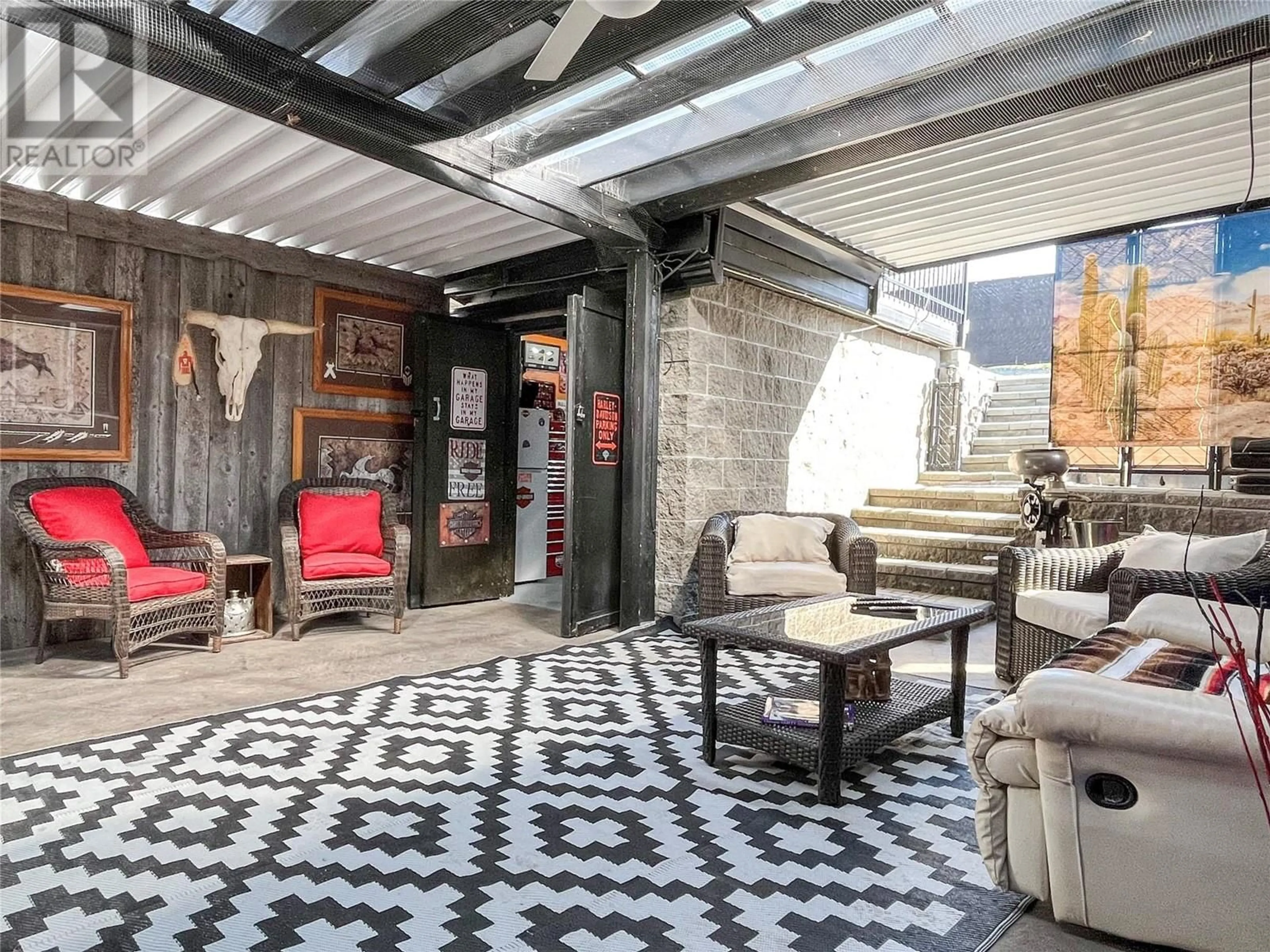 Indoor garage for 24 - 4911 CEDAR LANE, Osoyoos British Columbia V0H1V3