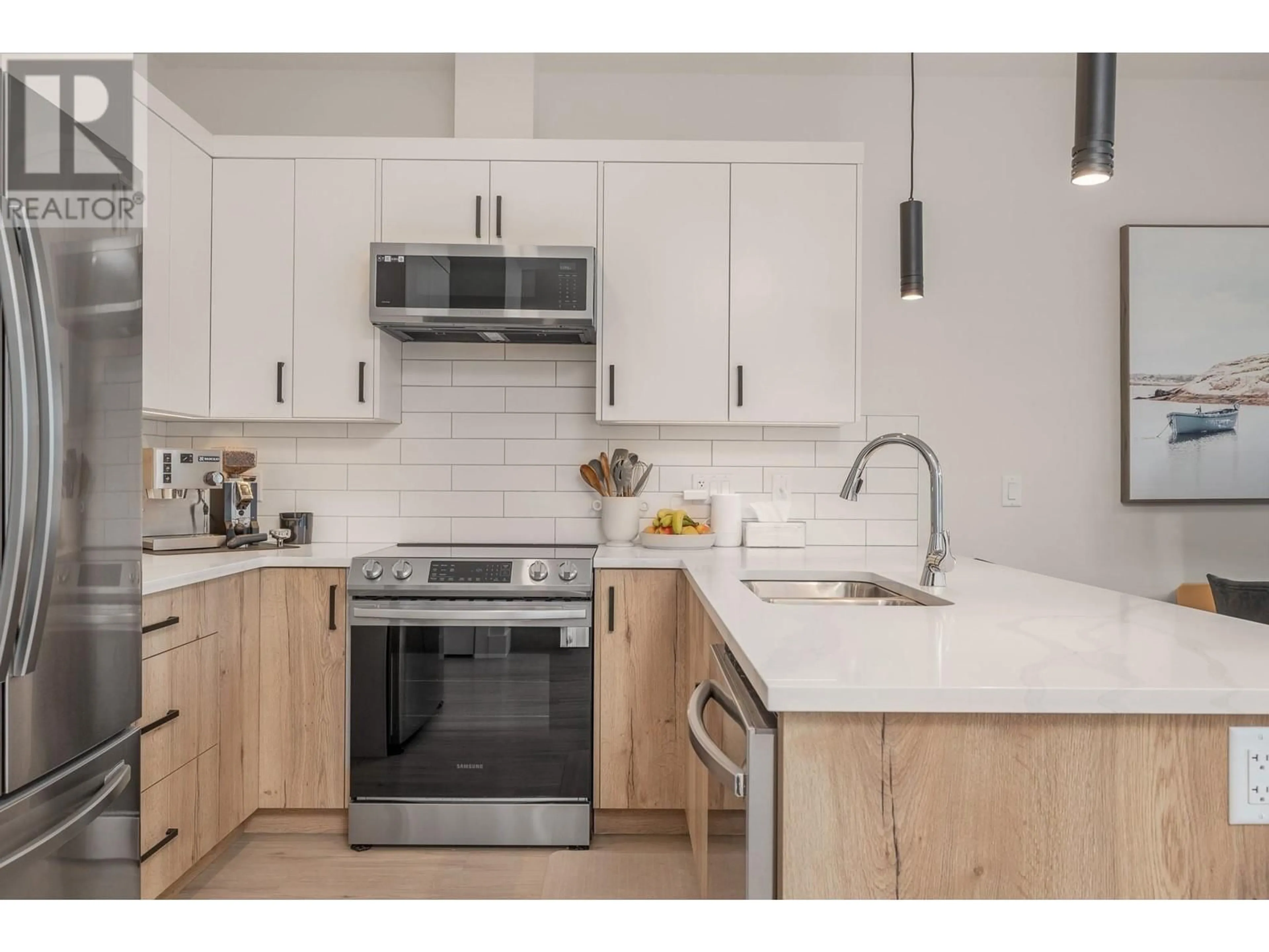 Open concept kitchen, unknown for 43 - 1999 15 AVENUE, Vernon British Columbia V1T0C6