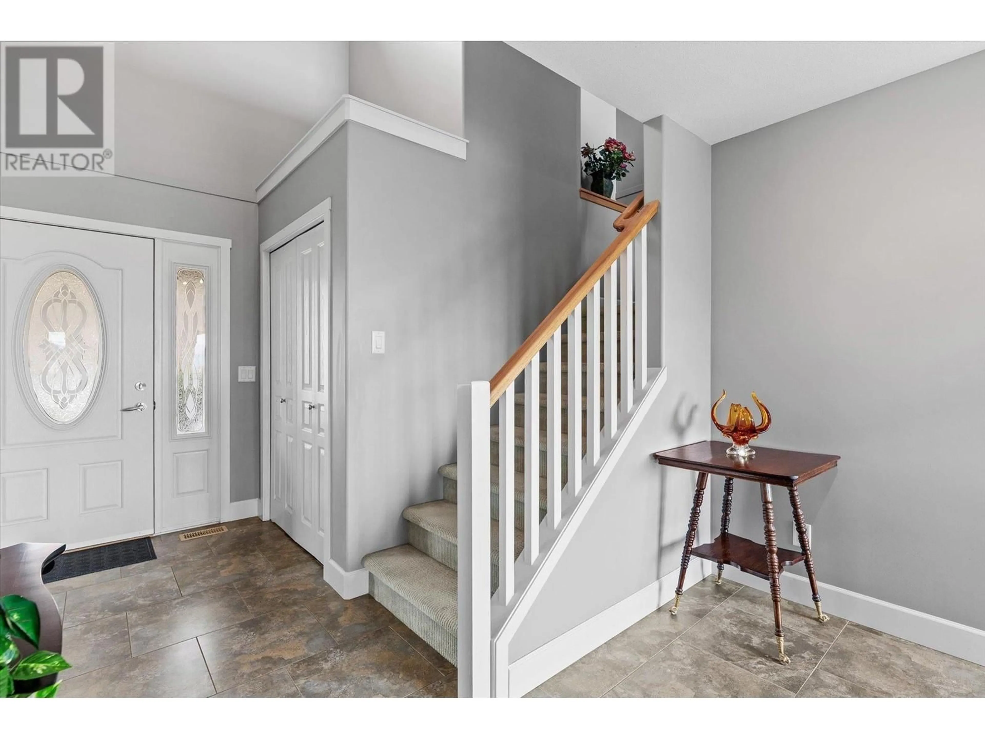 Indoor entryway for 3796 SUNSET RANCH DRIVE, Kelowna British Columbia V1X8C7