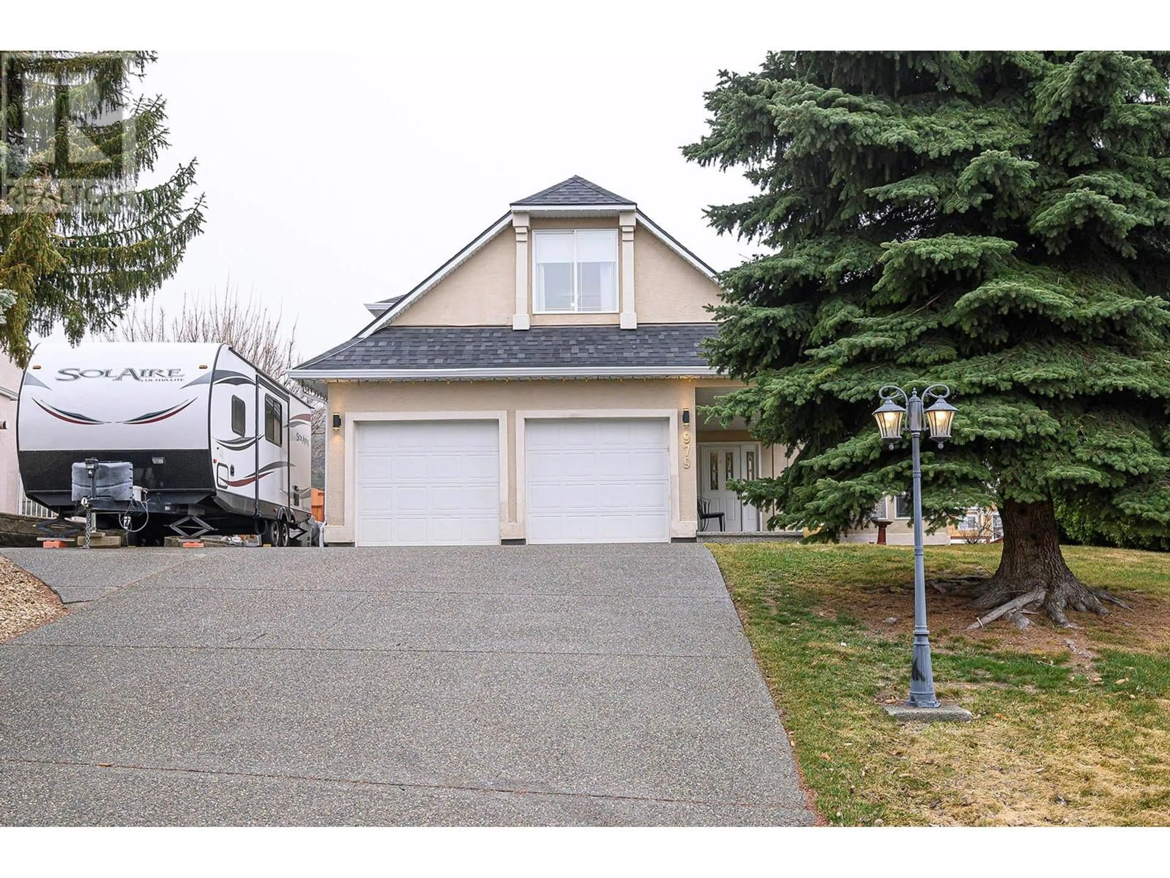 Home with vinyl exterior material, street for 979 REGENT CRESCENT, Kamloops British Columbia V1S1W9