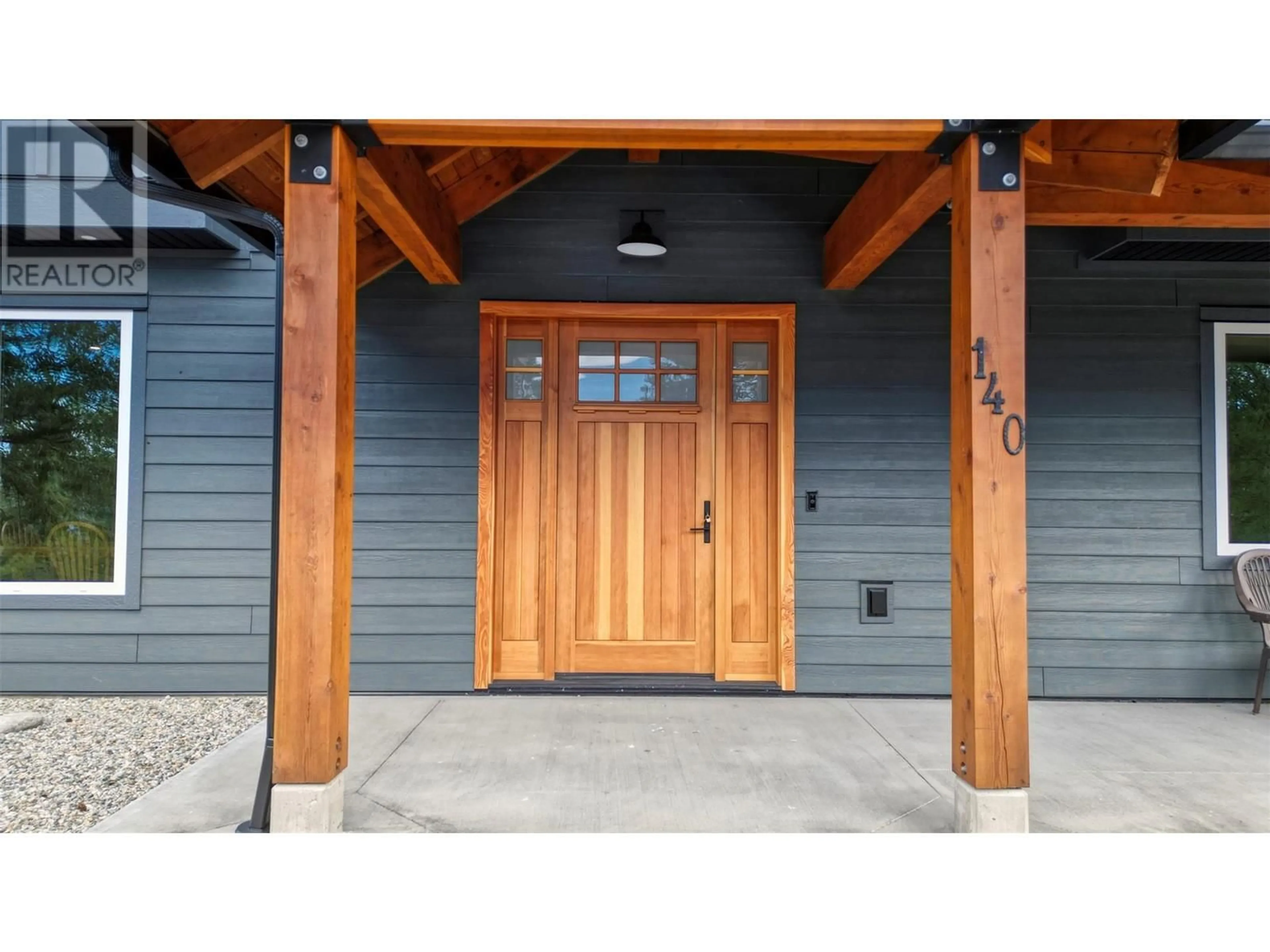 Indoor entryway for 140 GRIZZLY PLACE, Osoyoos British Columbia V0H1V6