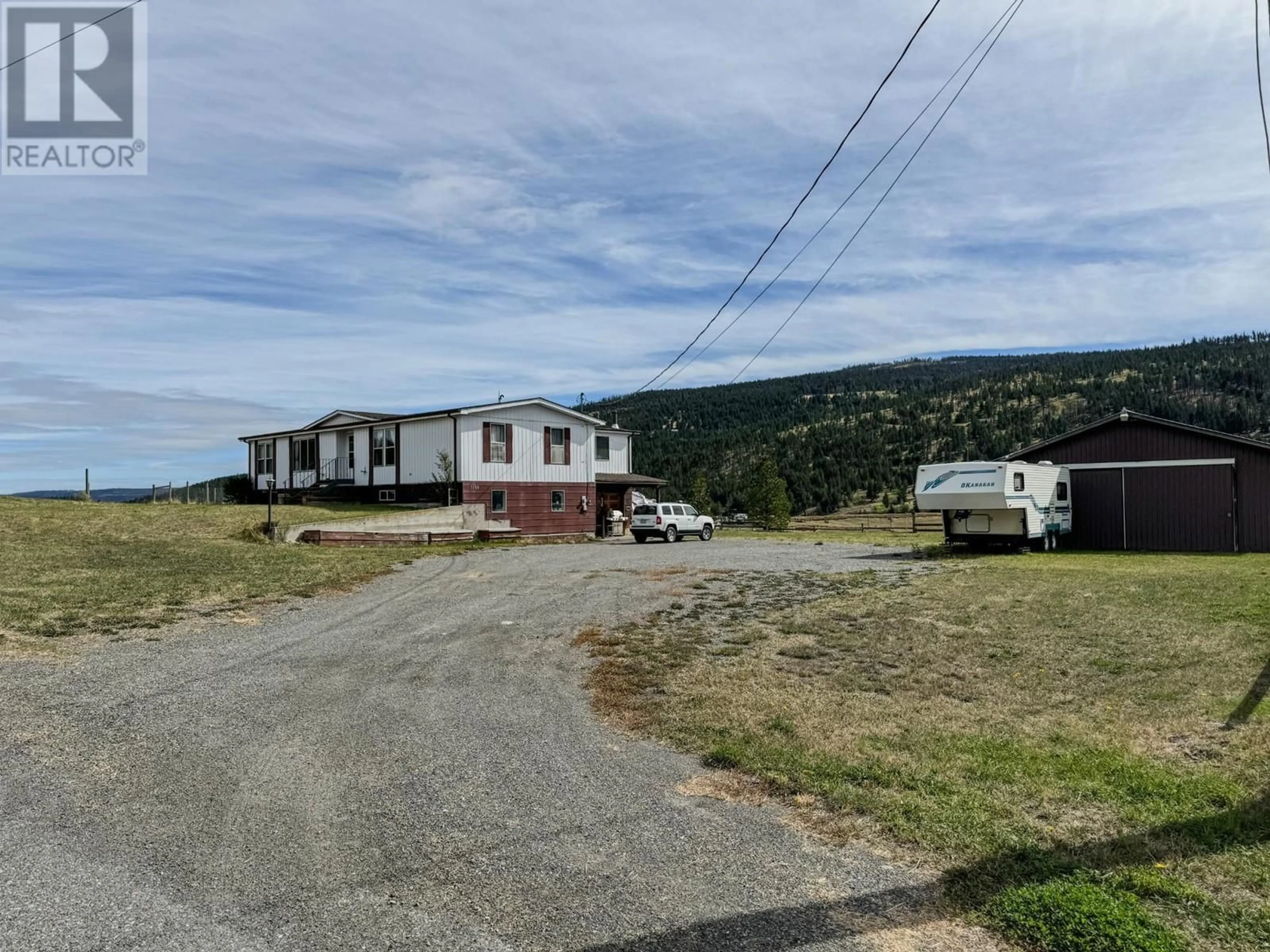 A pic from outside/outdoor area/front of a property/back of a property/a pic from drone, mountain view for 7520 WEST SUBDIVISION ROAD, Clinton British Columbia V0K1K0