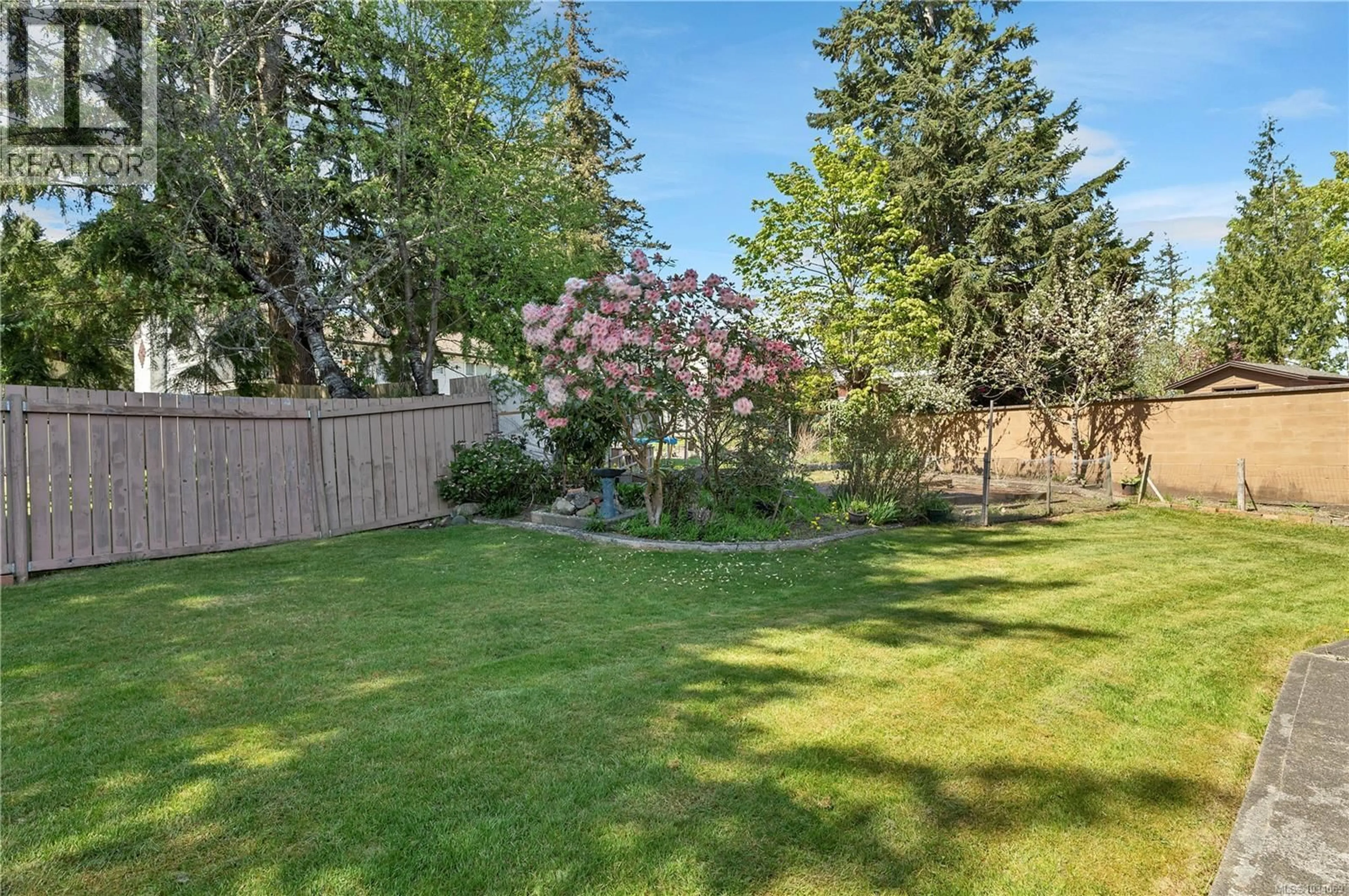 Patio, unknown for 1609 PASSAGE VIEW DRIVE, Campbell River British Columbia V9W6L2