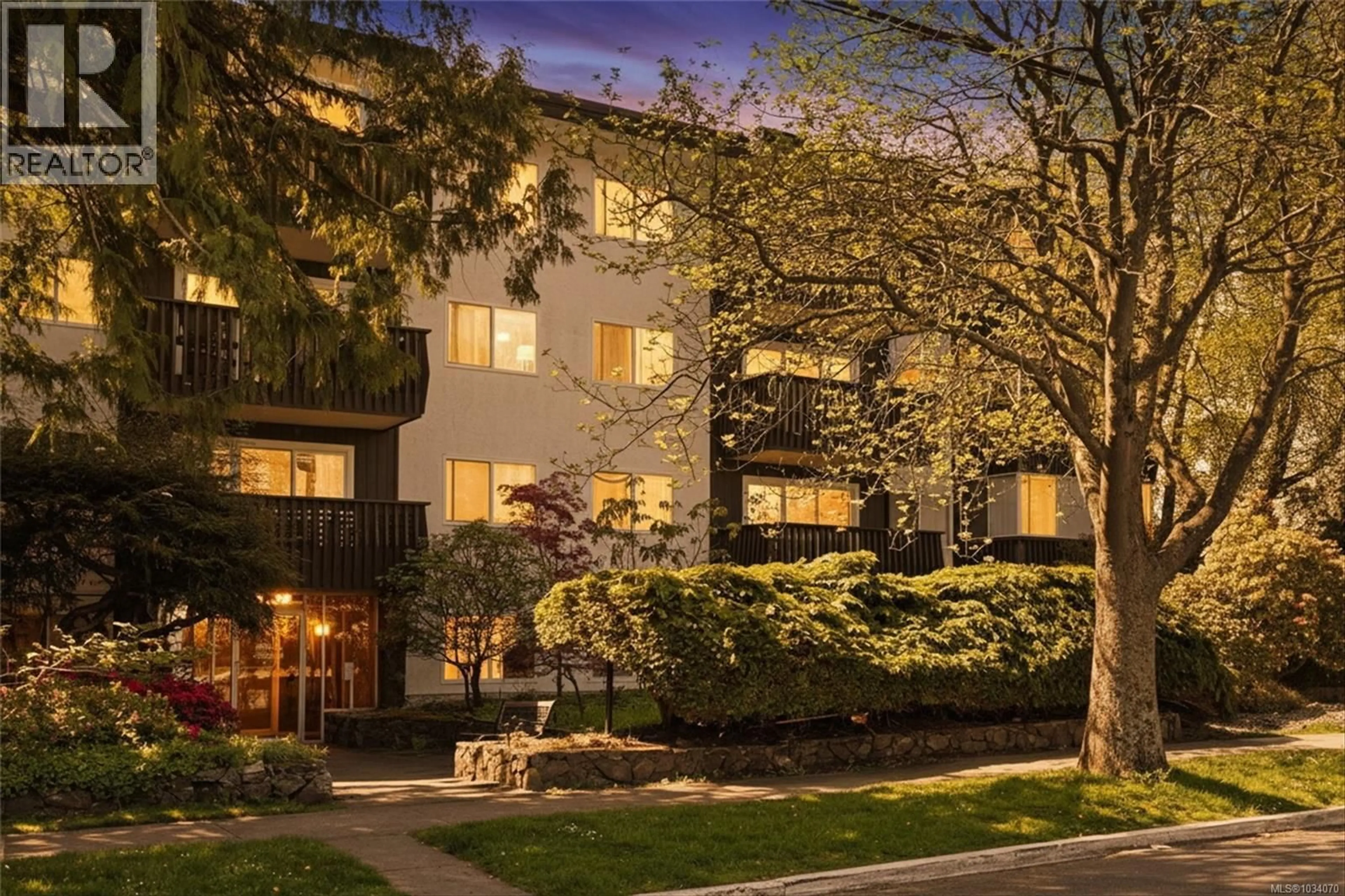 Patio, street for 204 - 1035 MCCLURE STREET, Victoria British Columbia V8V3G1
