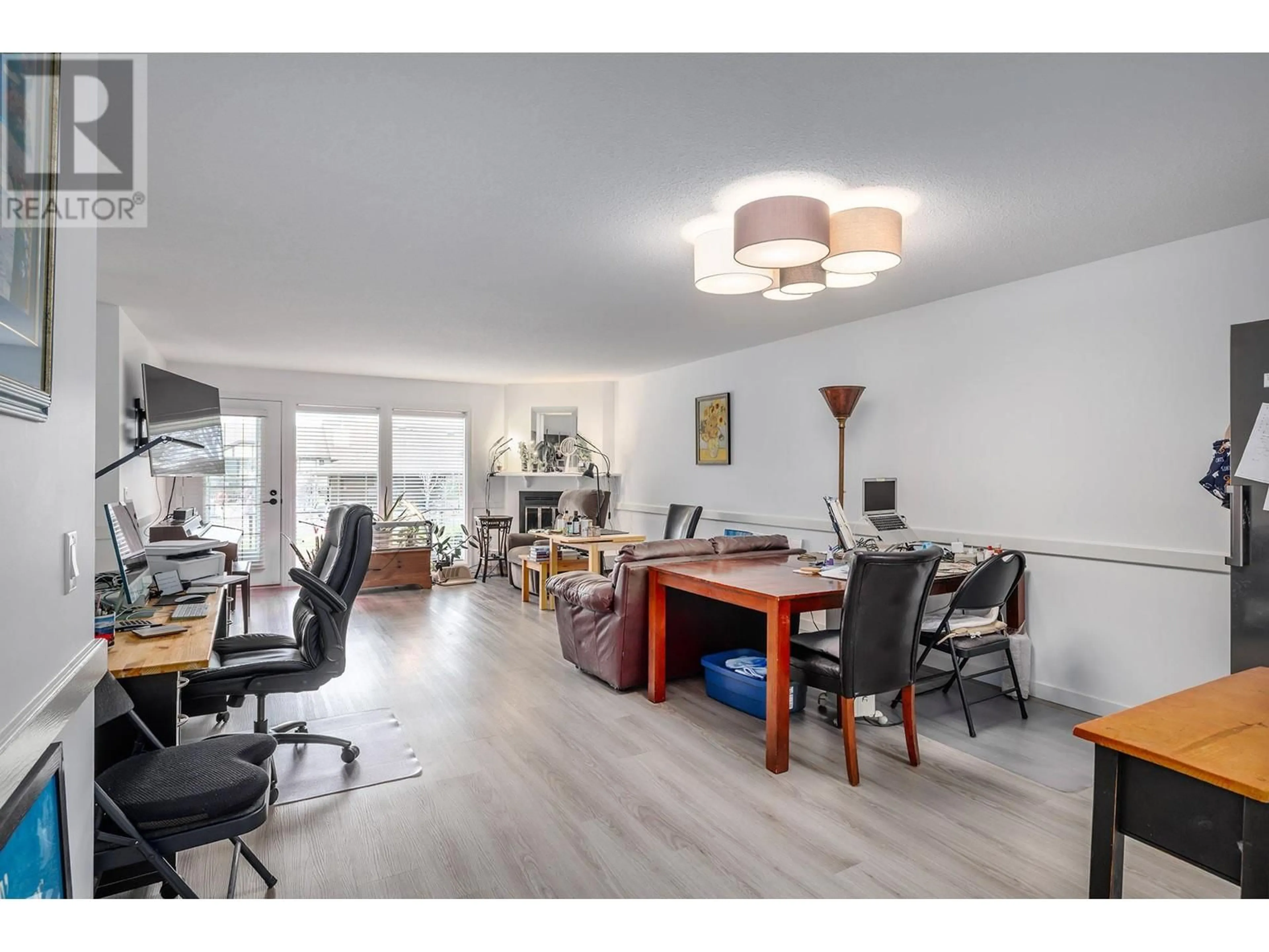 A pic of a room for 13 - 2200 GORDON DRIVE, Kelowna British Columbia V1Y8T7