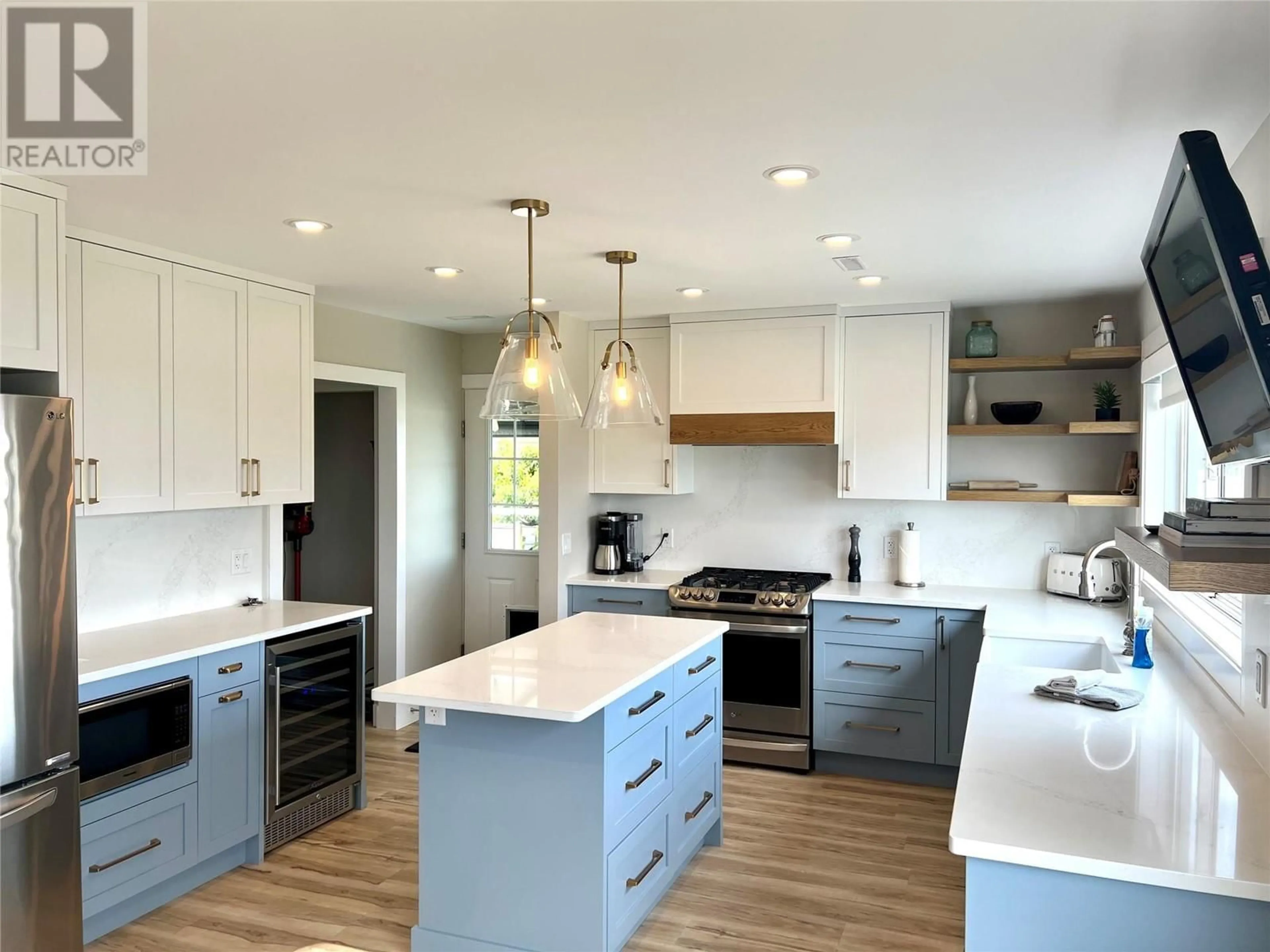 Open concept kitchen, unknown for 5262 HUSTON ROAD, Peachland British Columbia V0H1X2
