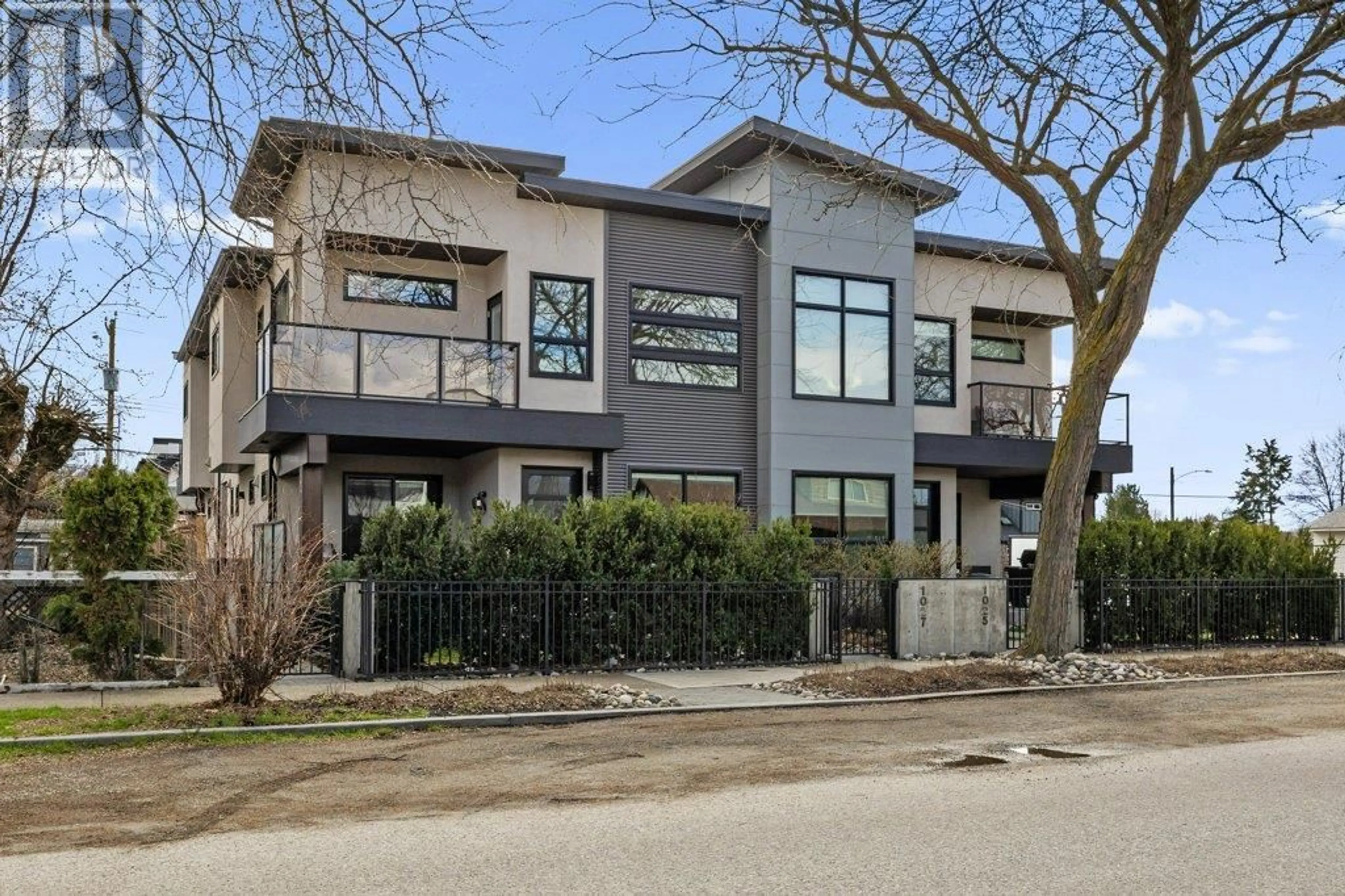 Home with brick exterior material, street for 1029 WILSON AVENUE, Kelowna British Columbia V1Y6Y4