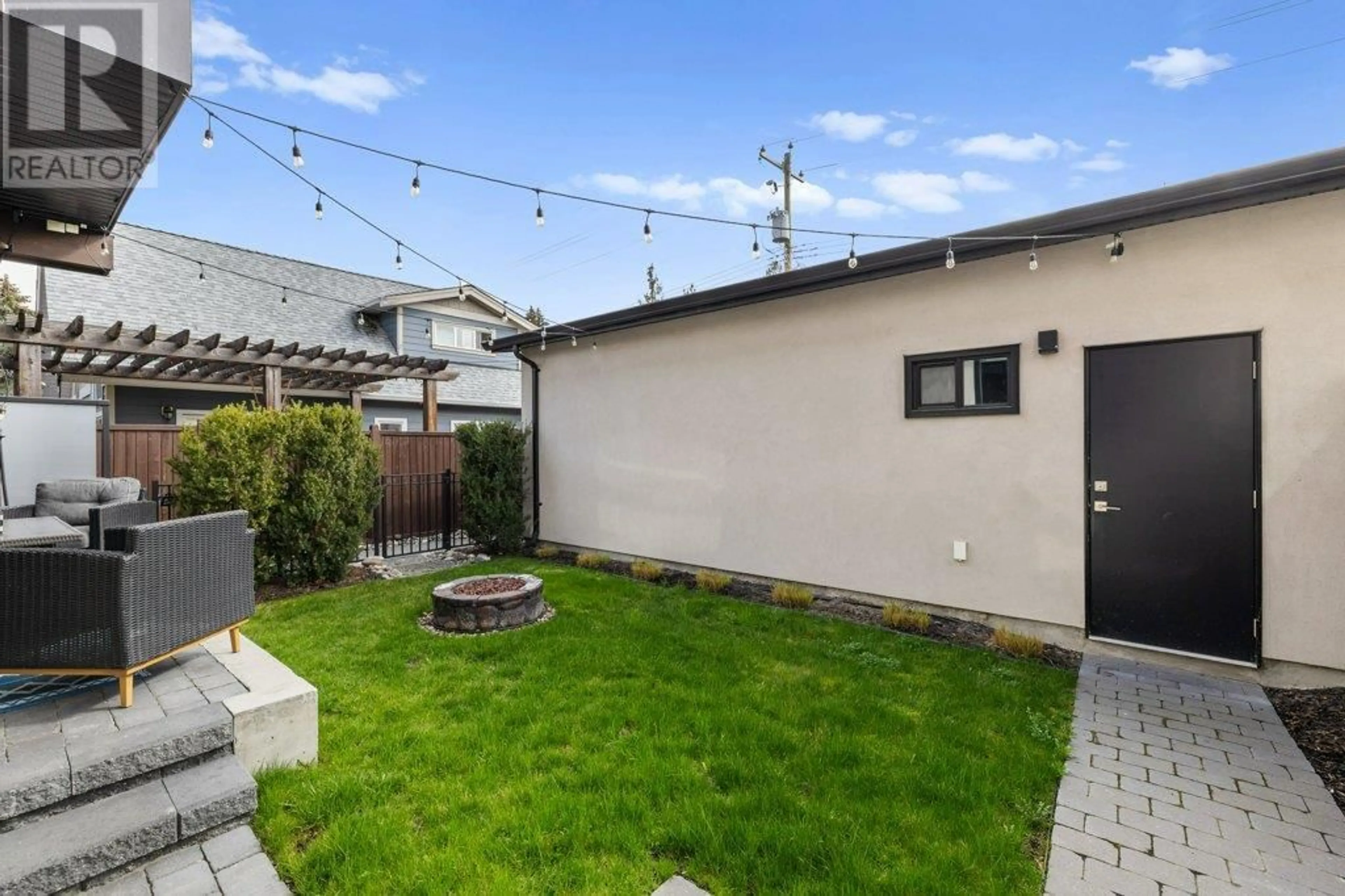 Patio, street for 1029 WILSON AVENUE, Kelowna British Columbia V1Y6Y4