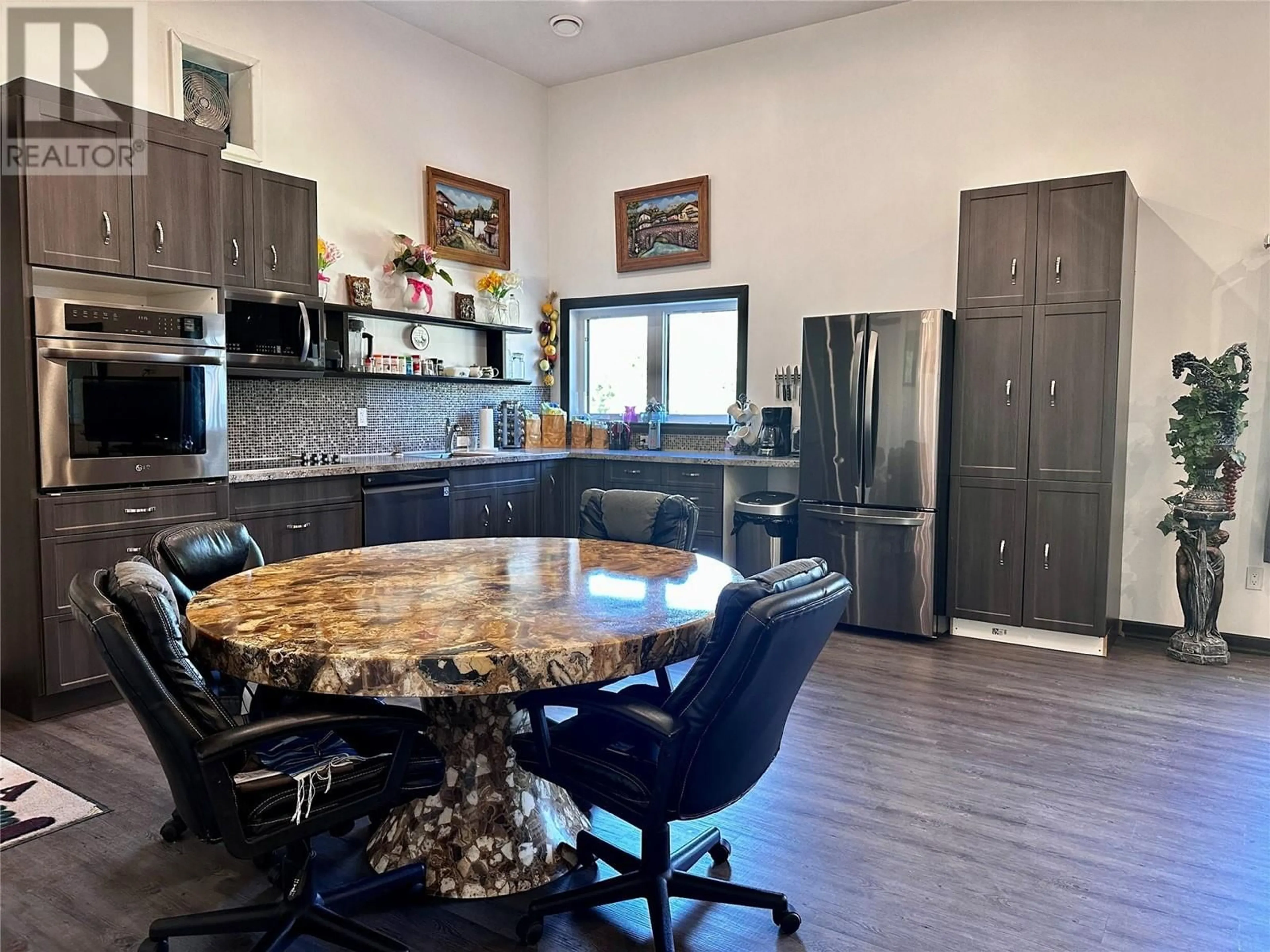 Open concept kitchen, unknown for 227 PATTERSON ROAD, Dawson Creek British Columbia V0C2C0