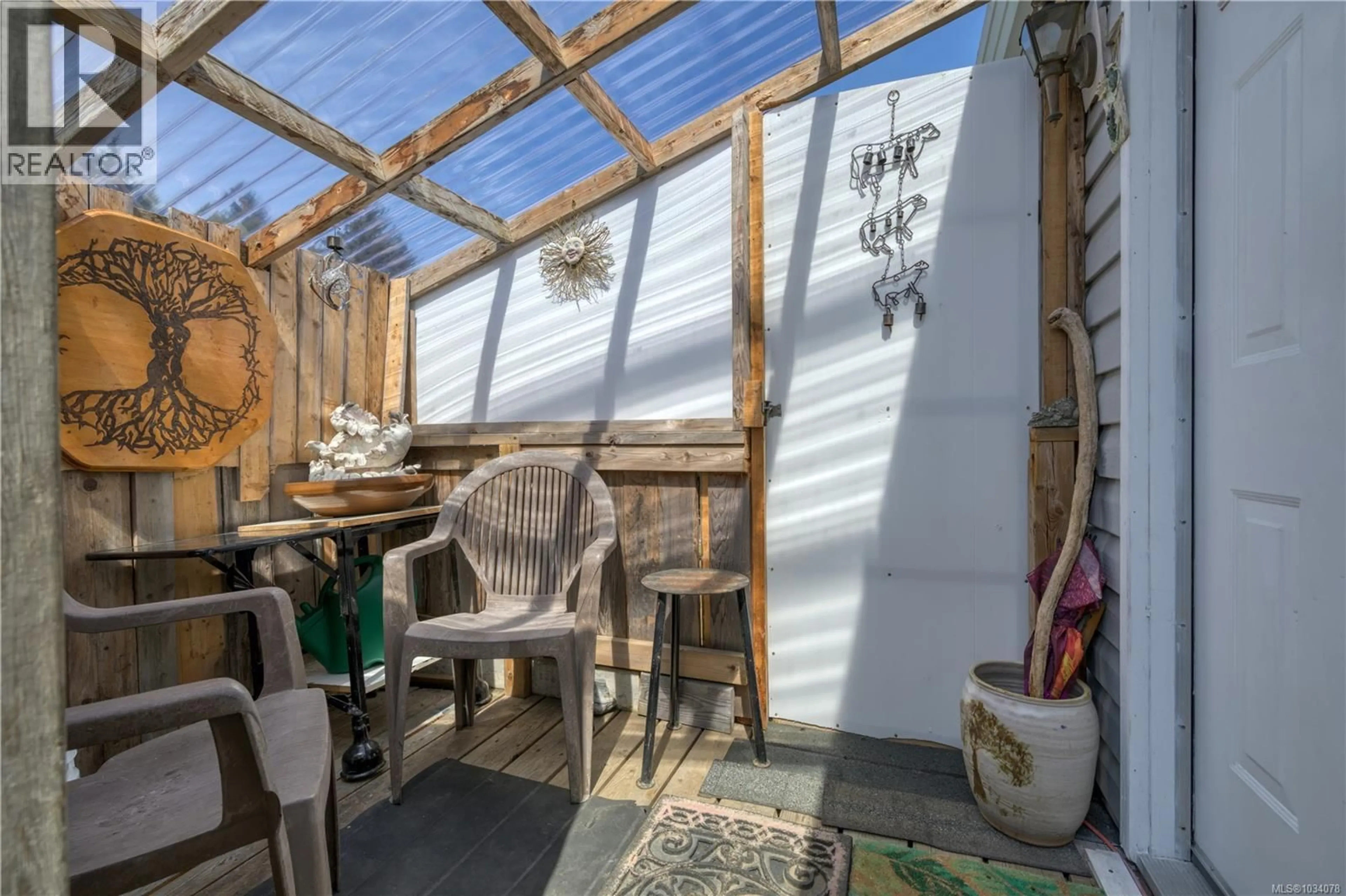 Patio, street for 1 - 5250 BEAVER HARBOUR ROAD, Port Hardy British Columbia V0N2P0