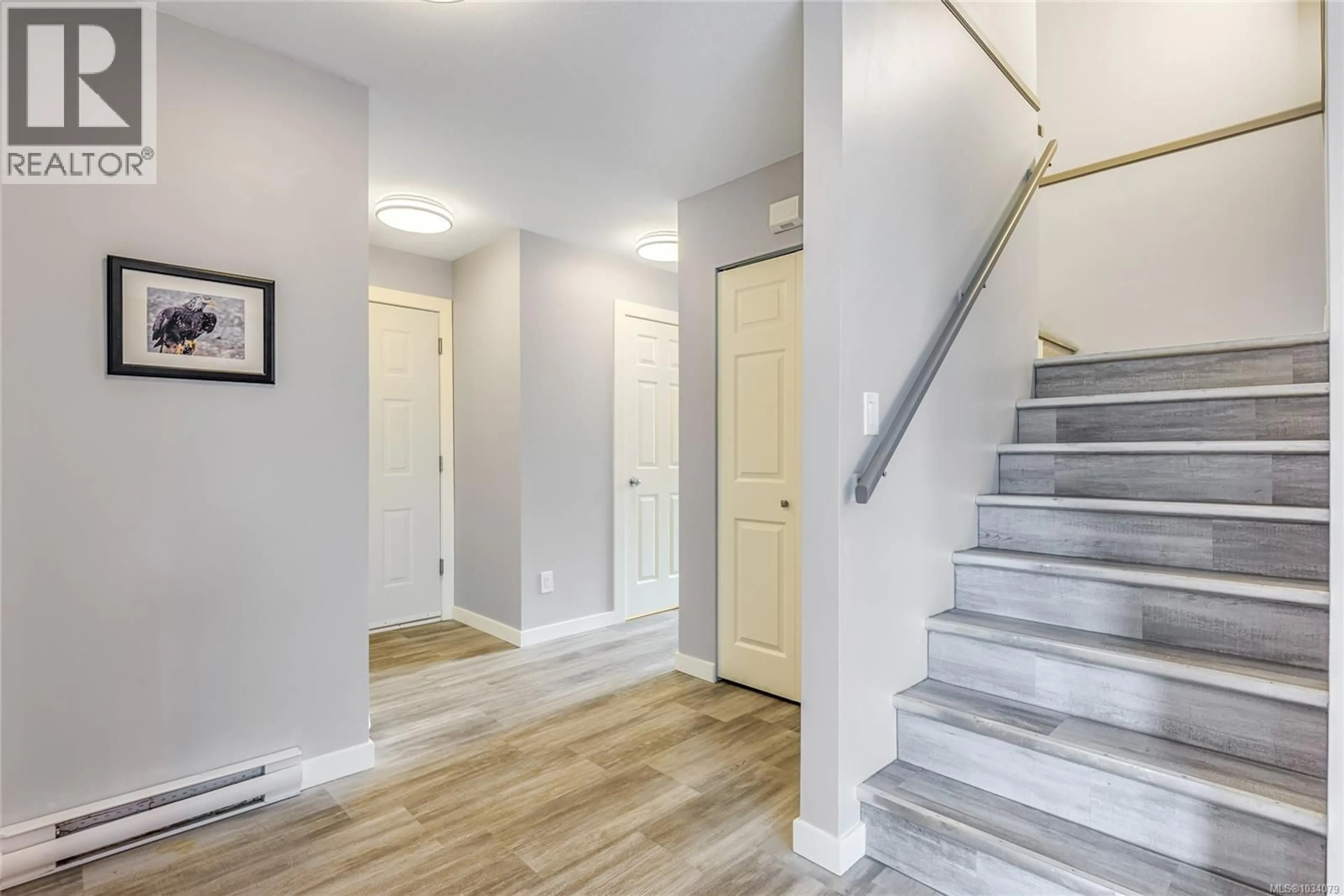 Indoor entryway for 2984 HUCKLEBERRY PLACE, Courtenay British Columbia V9N9W7