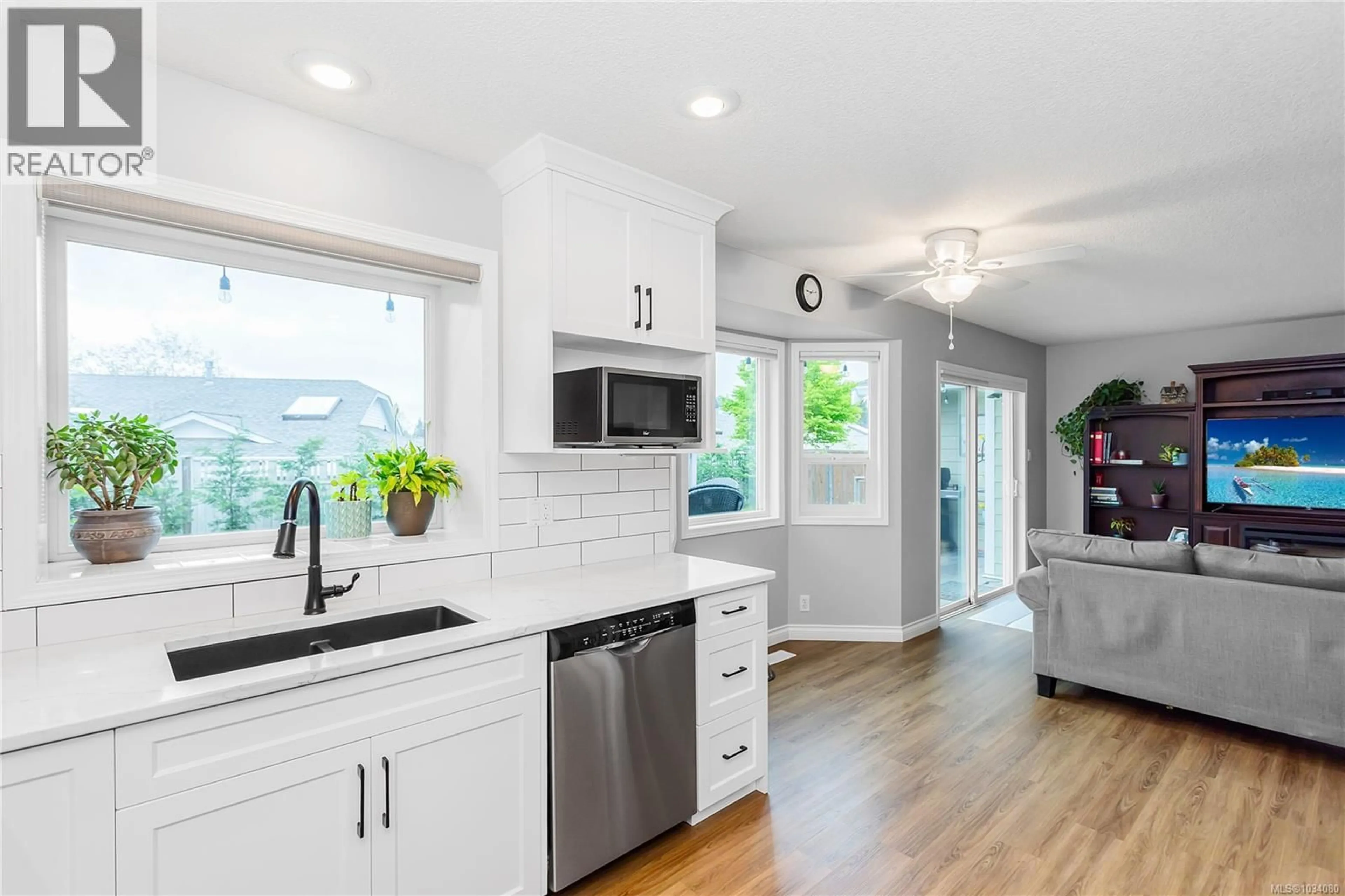 Open concept kitchen, ceramic/tile floor for 5845 RALSTON DRIVE, Nanaimo British Columbia V9T6C5