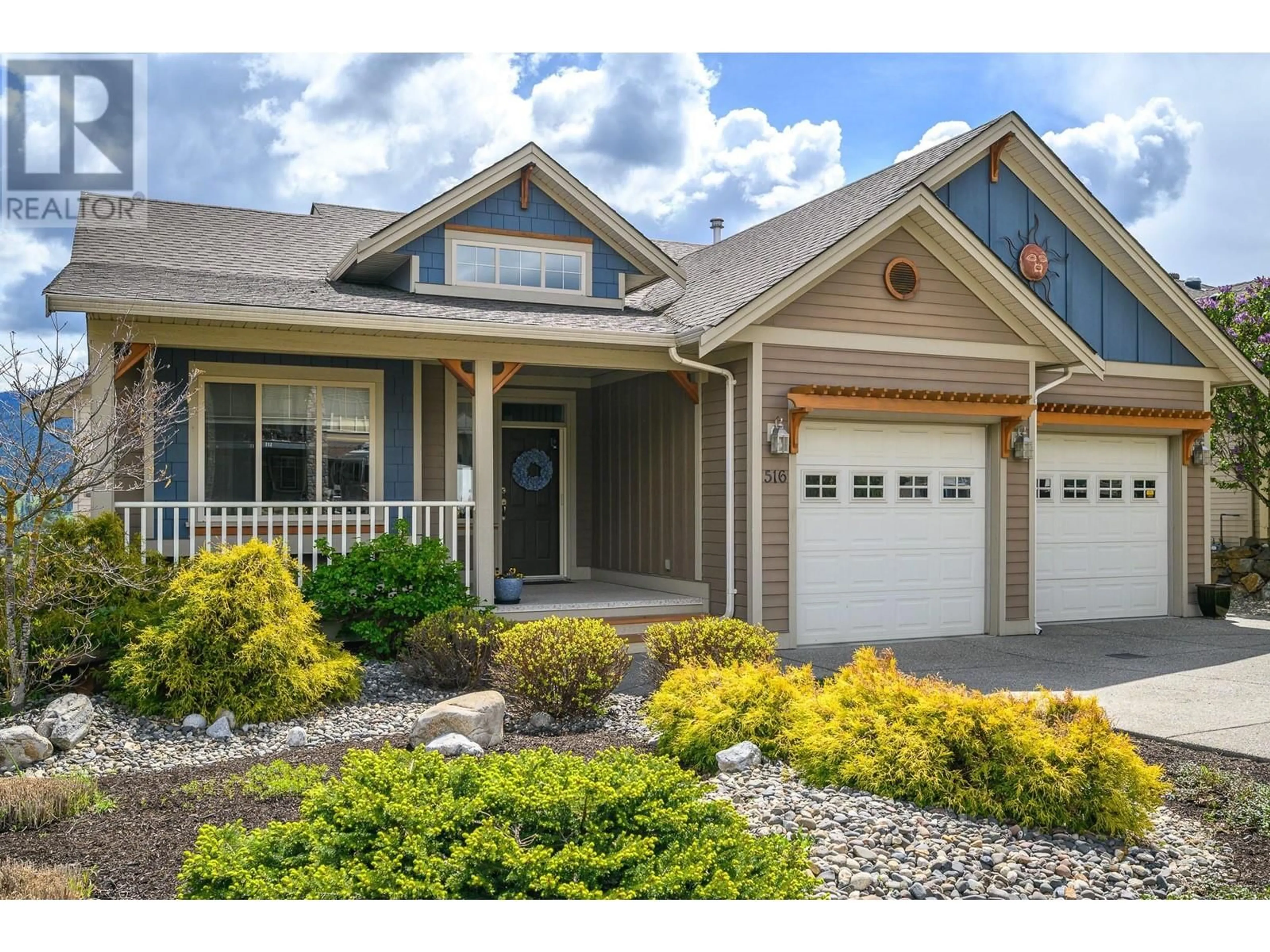 Home with vinyl exterior material, street for 516 MIDDLETON WAY, Coldstream British Columbia V1T3Z8