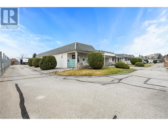 11110 Quinpool Road Unit# 1, Summerland 3
