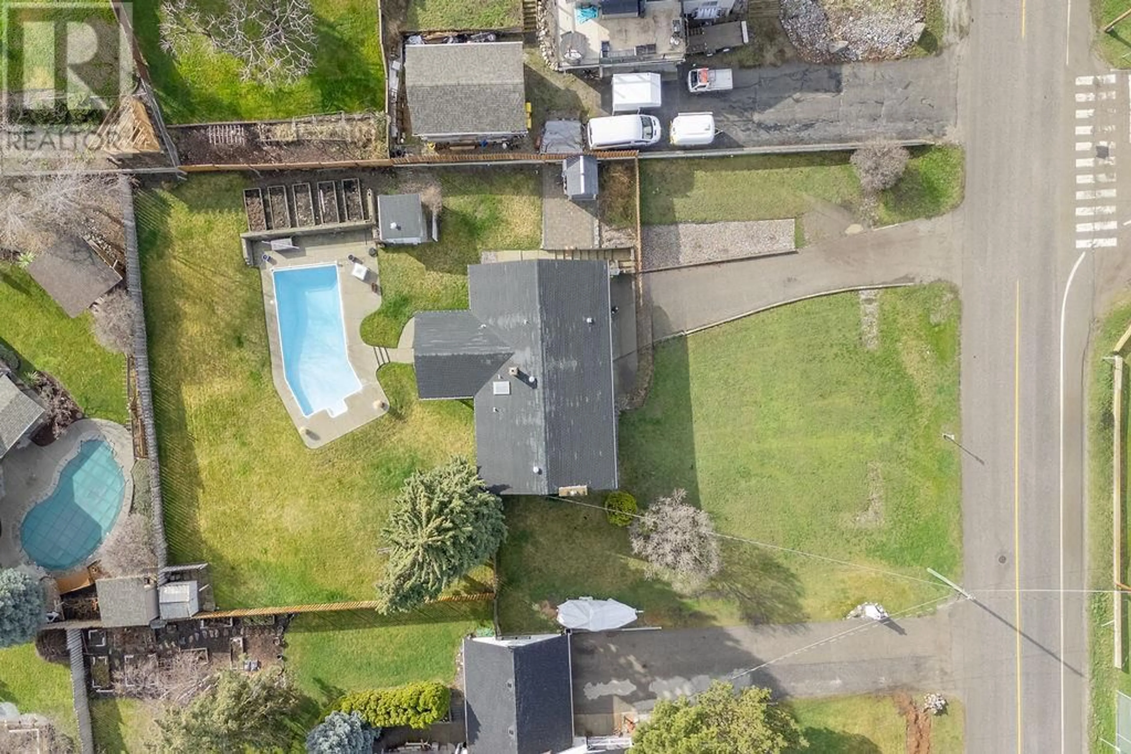 A pic from outside/outdoor area/front of a property/back of a property/a pic from drone, unknown for 7801 CUNLIFFE ROAD, Coldstream British Columbia V1B1T4