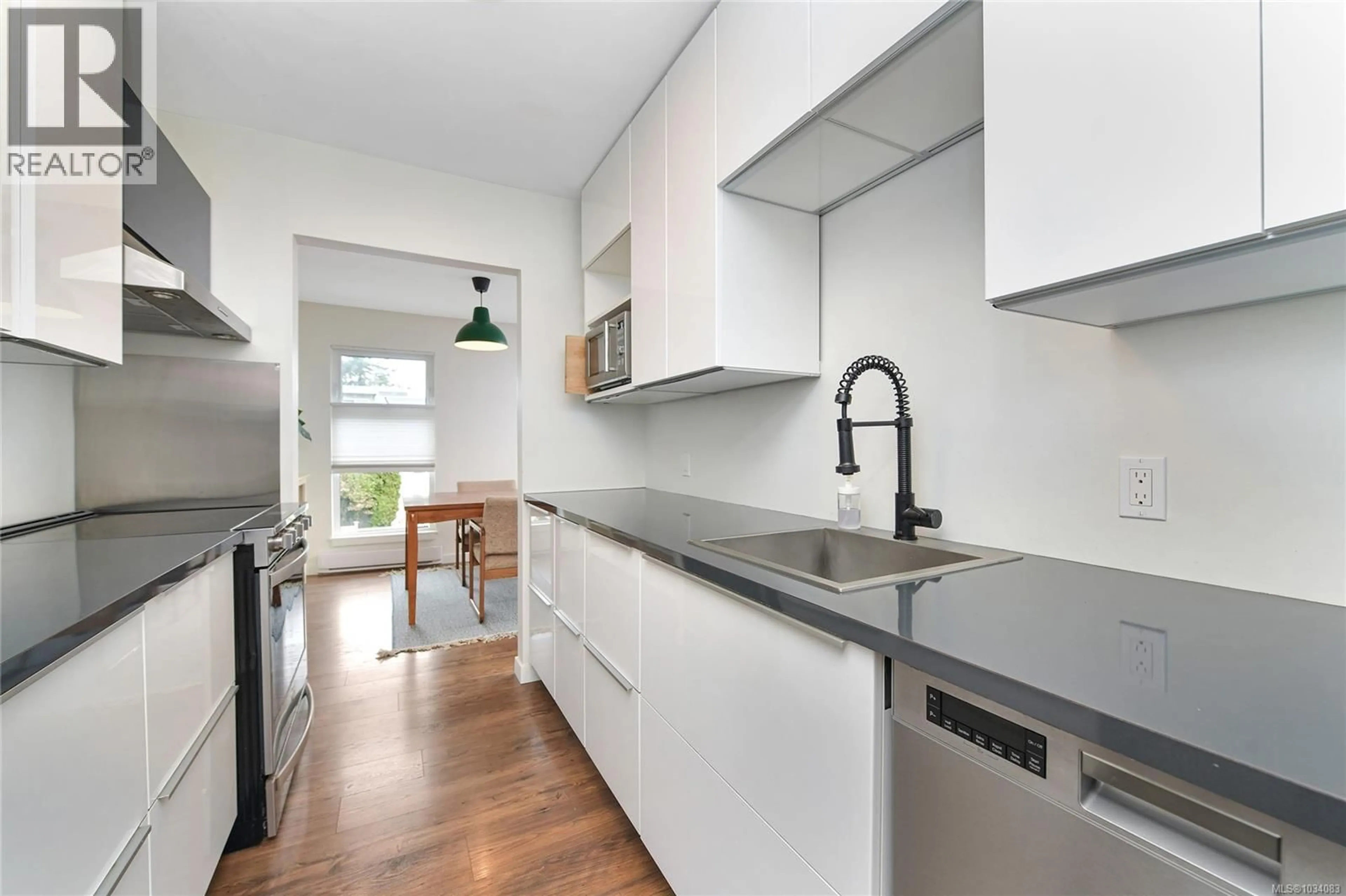 Standard kitchen, unknown for 208 - 955 DINGLEY DELL, Esquimalt British Columbia V9A5R6