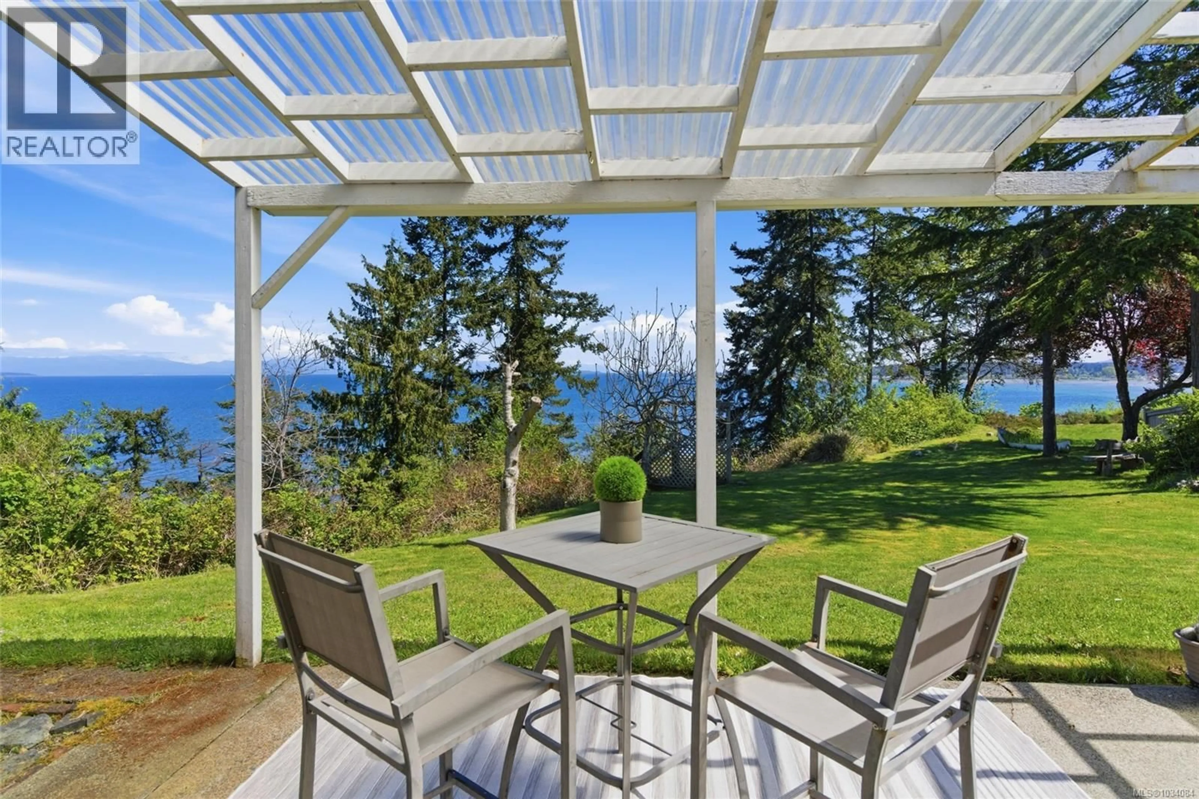Patio, water/lake/river/ocean view for 590 WILLOW STREET, Parksville British Columbia V9P1A5