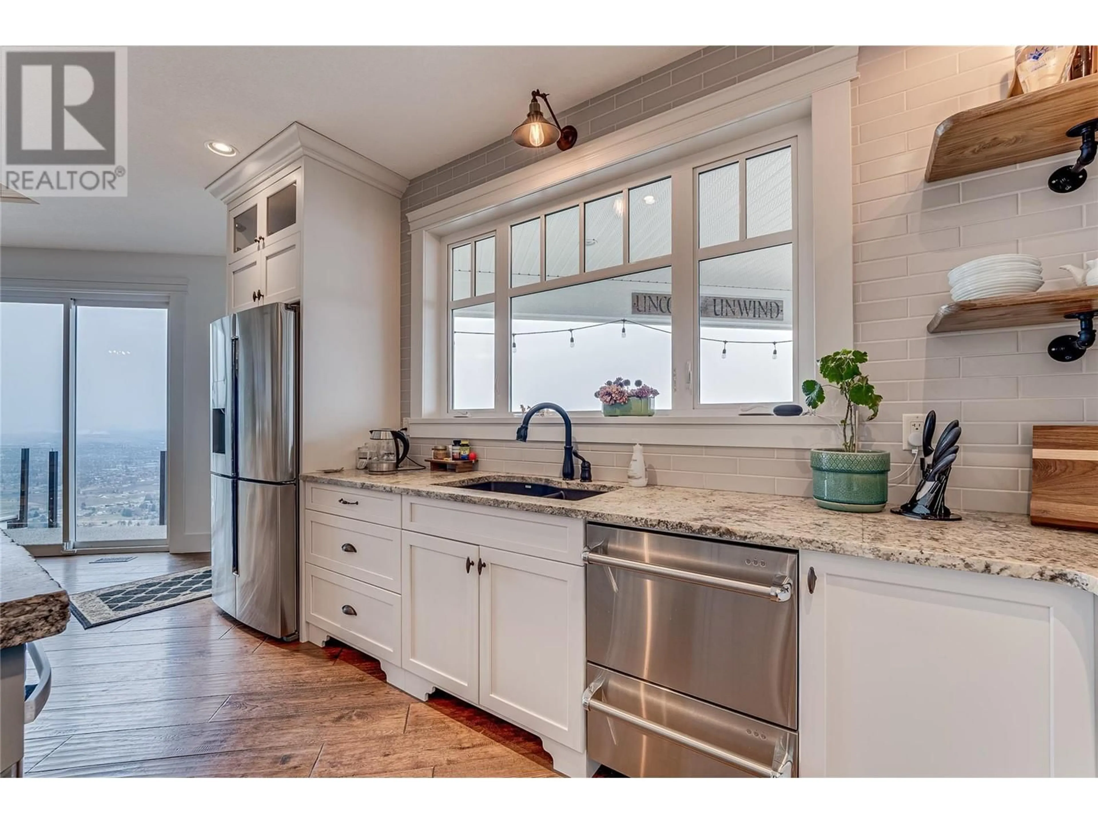 Open concept kitchen, ceramic/tile floor for 1548 PHOENIX DRIVE, Vernon British Columbia V1B4B3